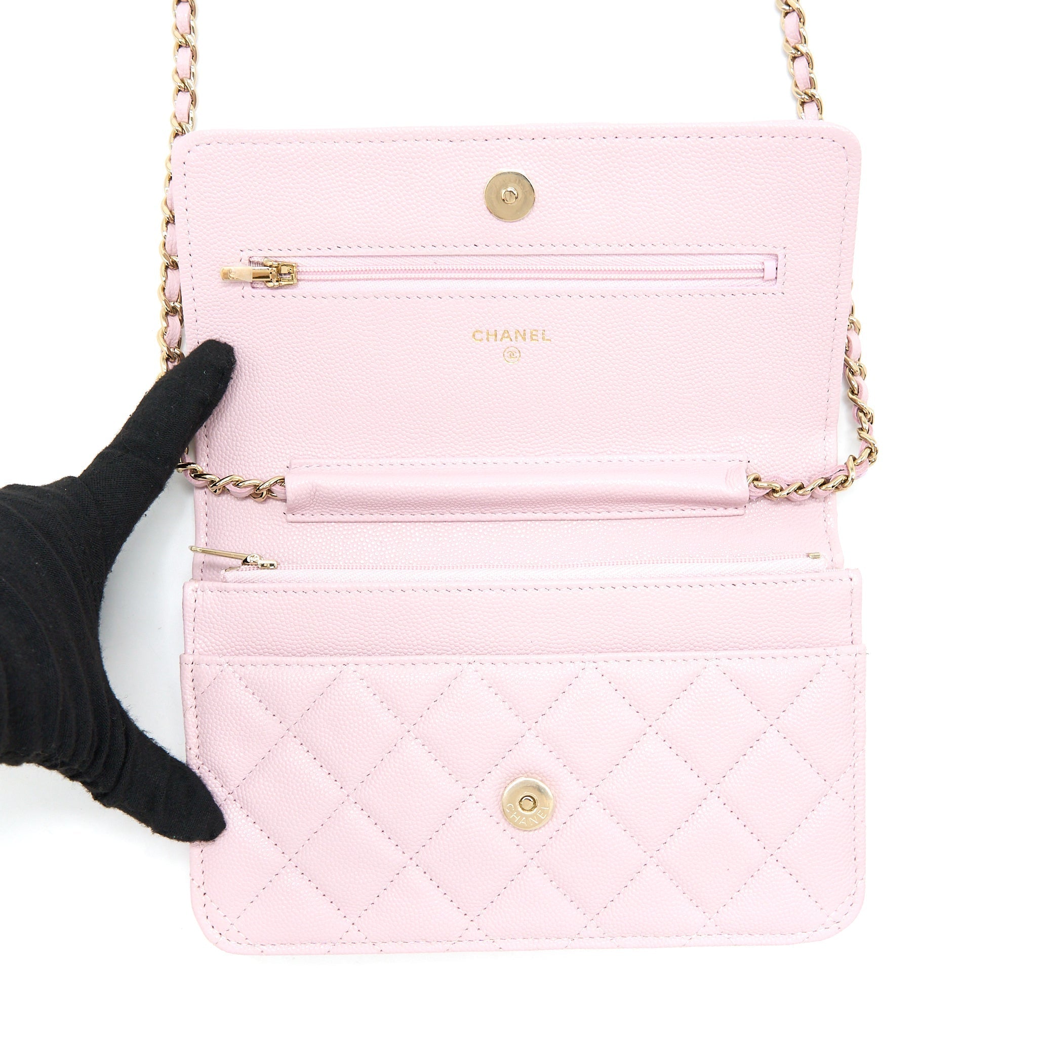 chanel-classic-wallet-on-chain-caviar-light-pink-lghw