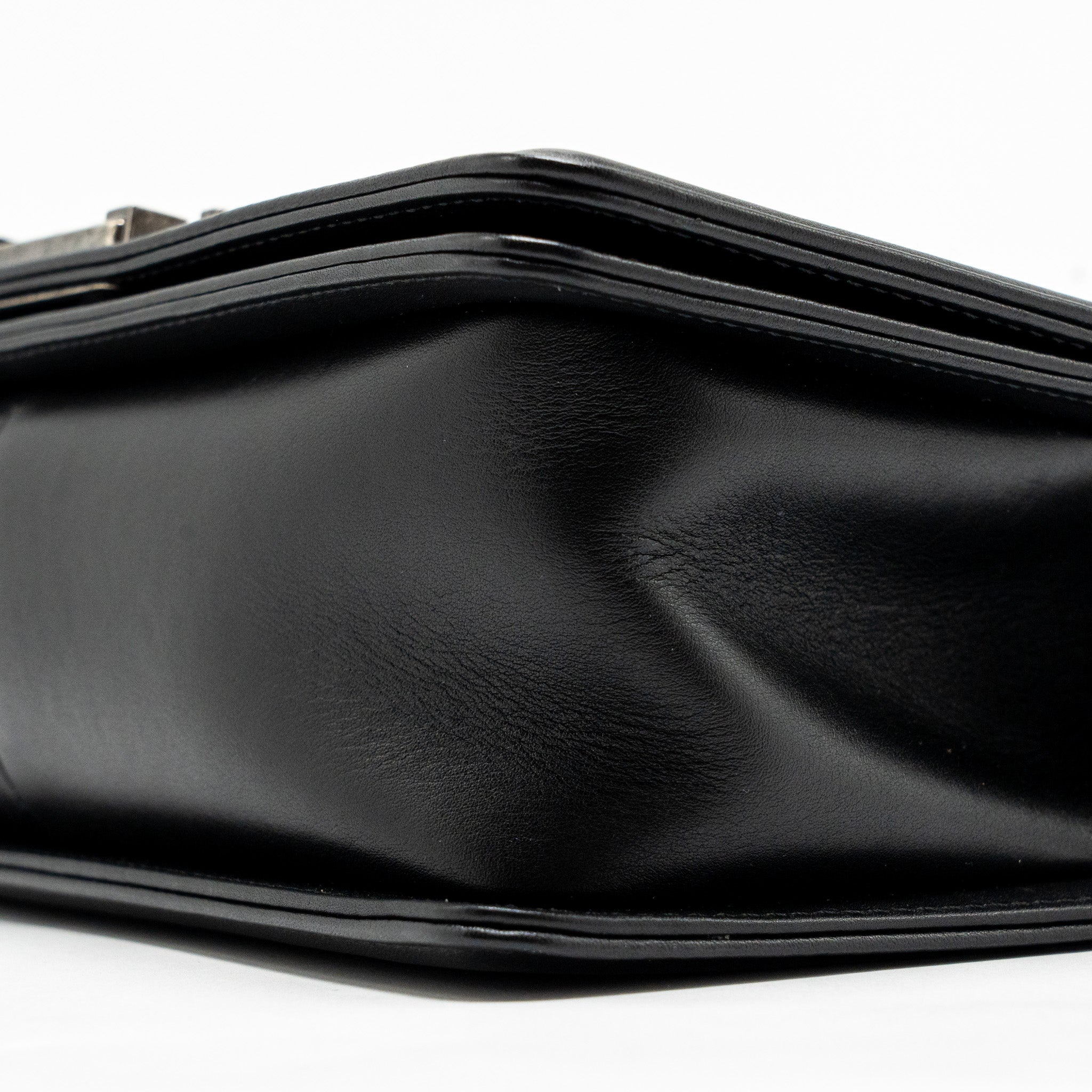 chanel-medium-boy-bag-woven-black-white-ruthenium-hardware
