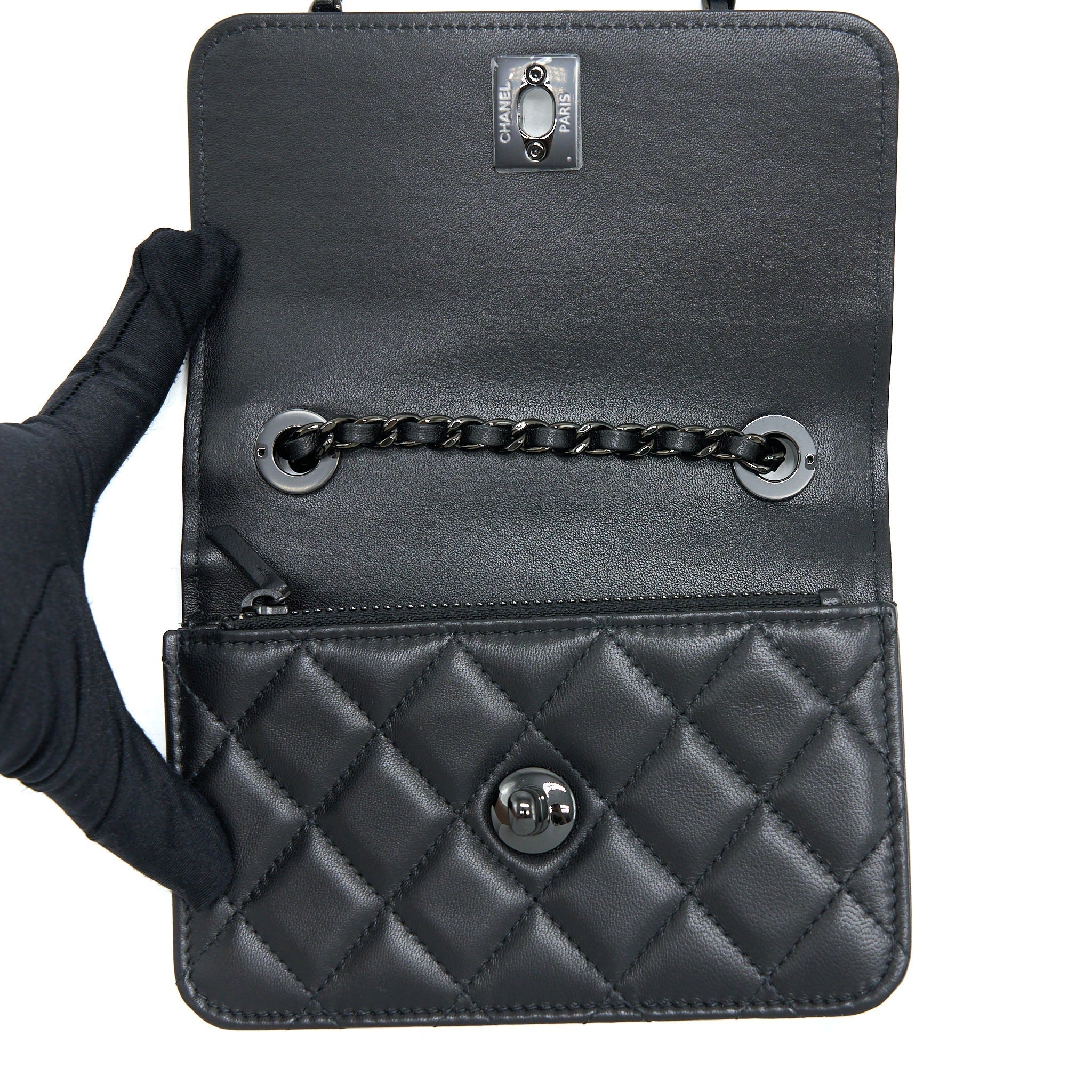 chanel-square-trendy-cc-wallet-on-chain-lambskin-so-black