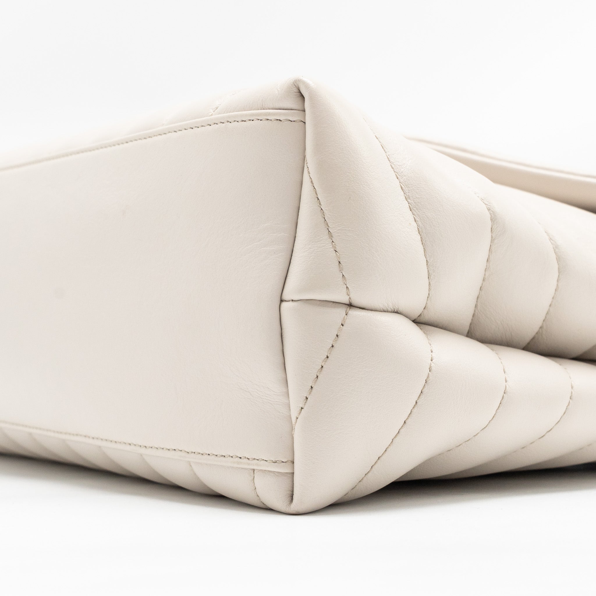 saint-laurent-ysl-medium-lou-lou-bag-calfskin-white-shw