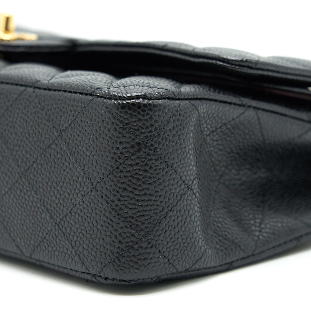 chanel-medium-classic-double-flap-bag-caviar-black-ghw