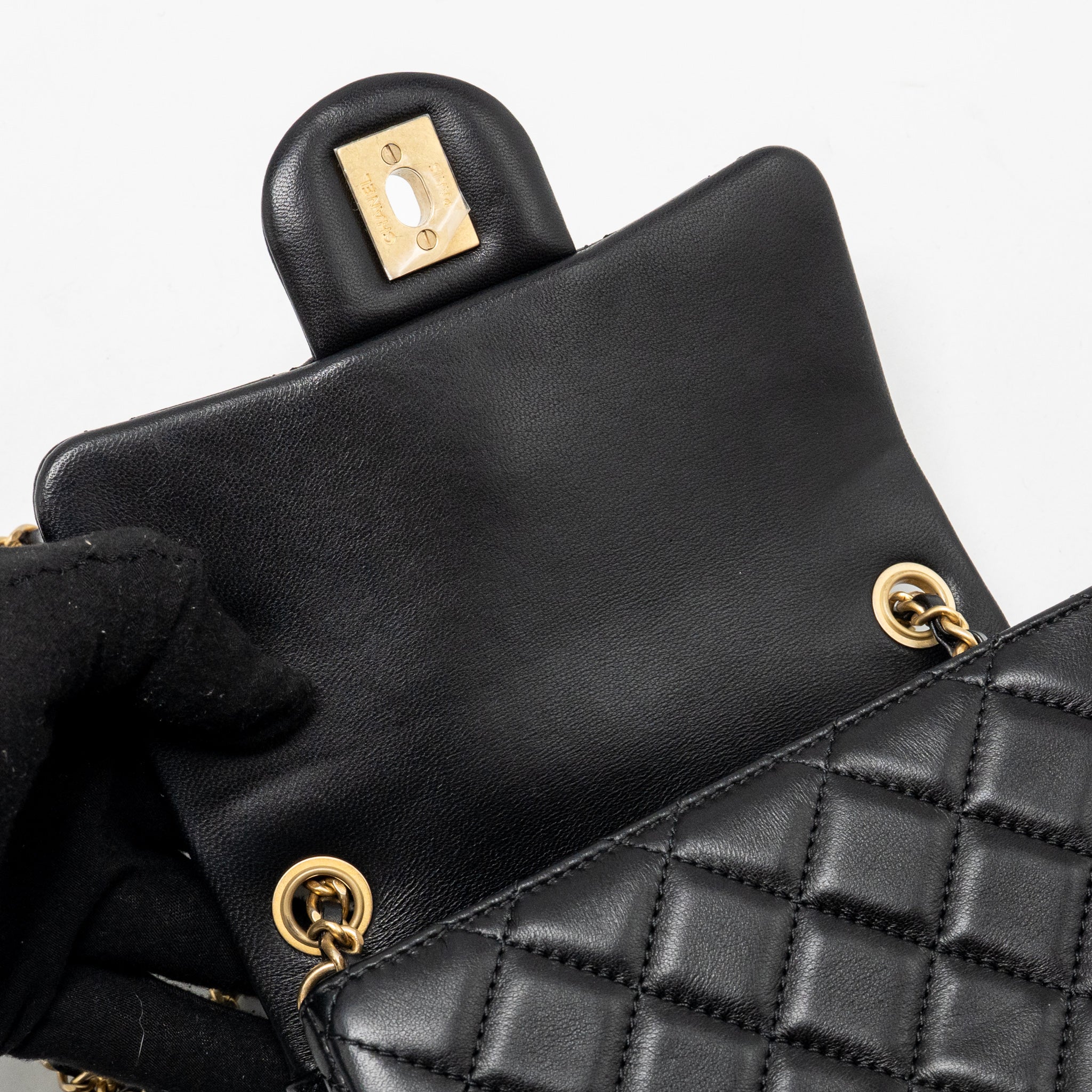 chanel-pearl-crush-mini-rectangular-flap-bag-lambskin-black-ghw-microchip-4
