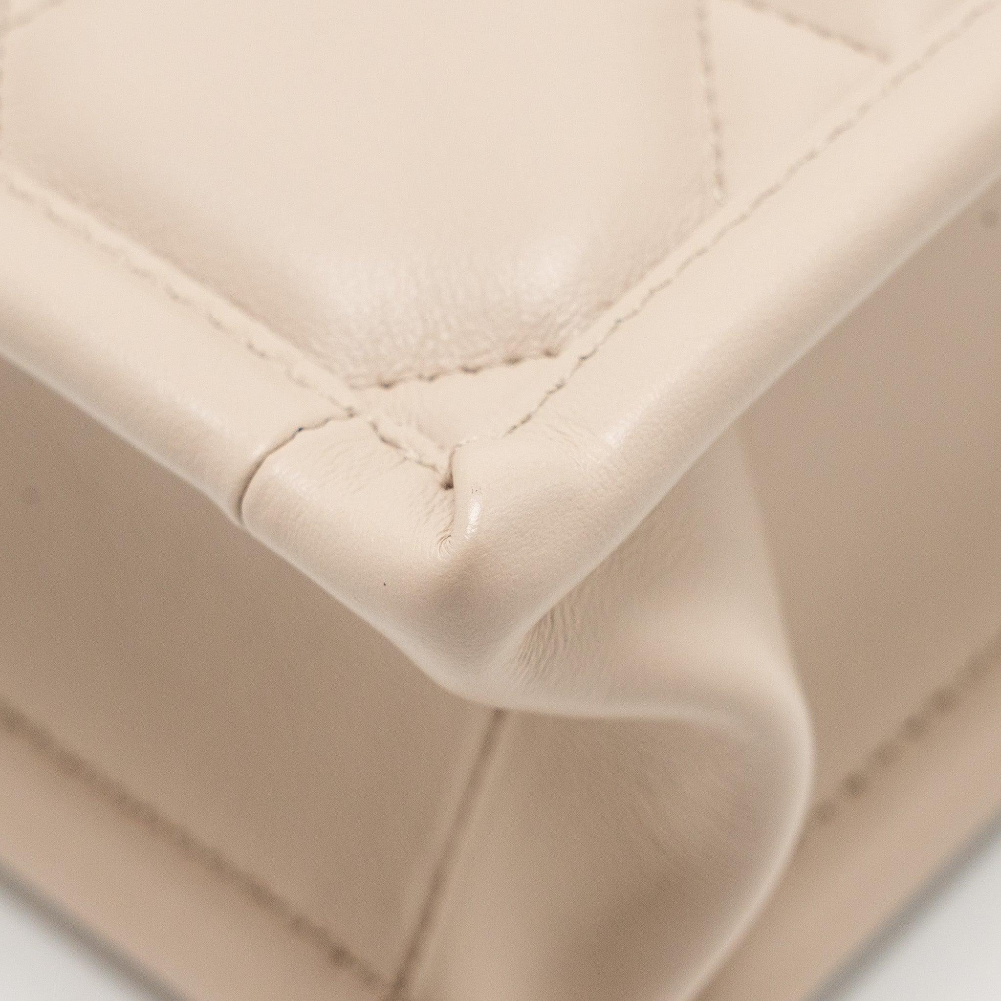 dior-dioramour-mini-dior-book-tote-macrocannage-calfskin-powder-beige-lghw-copy