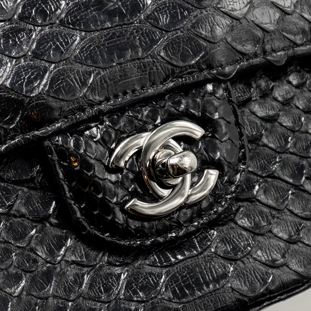 chanel-black-1