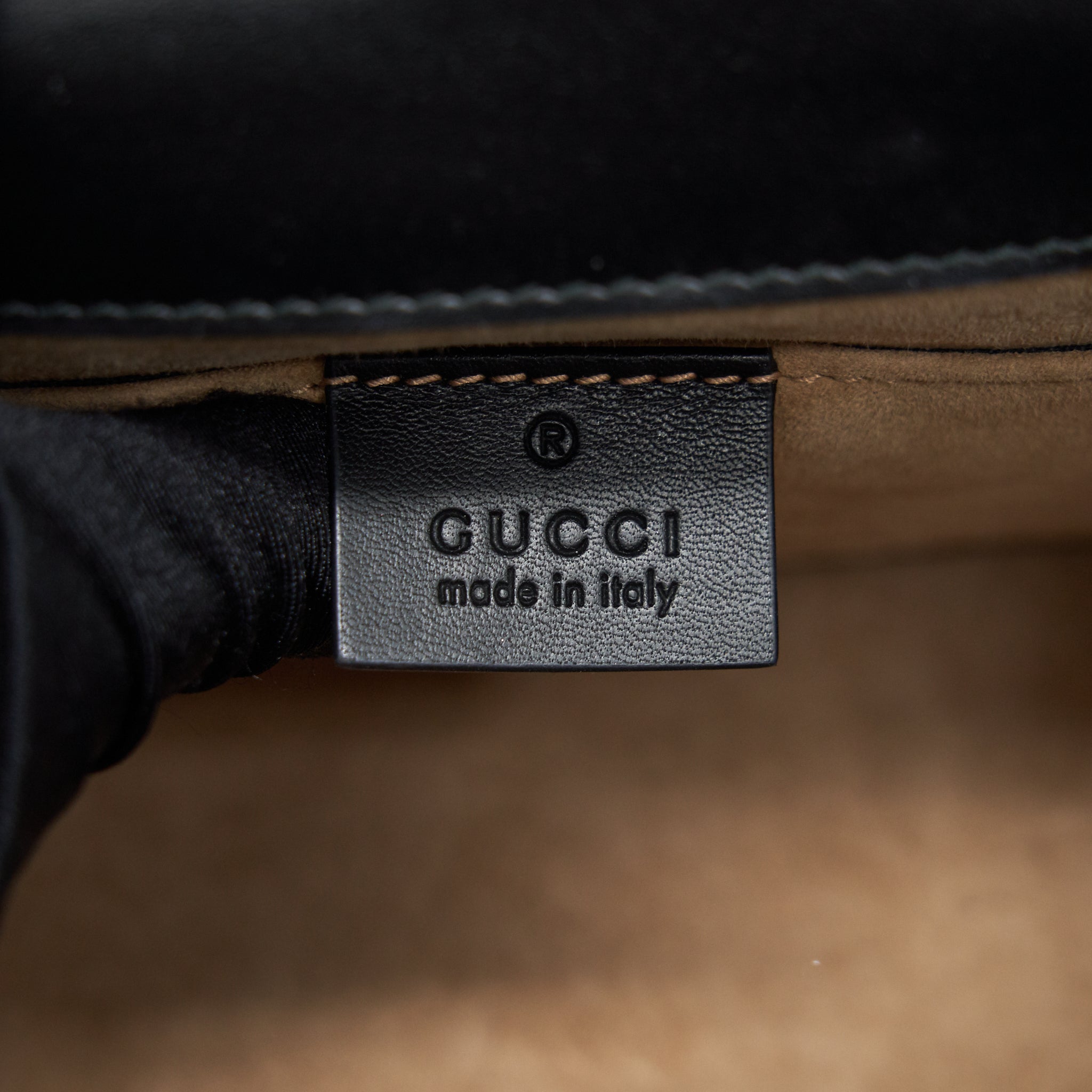 gucci-mini-sylvie-20cm-black