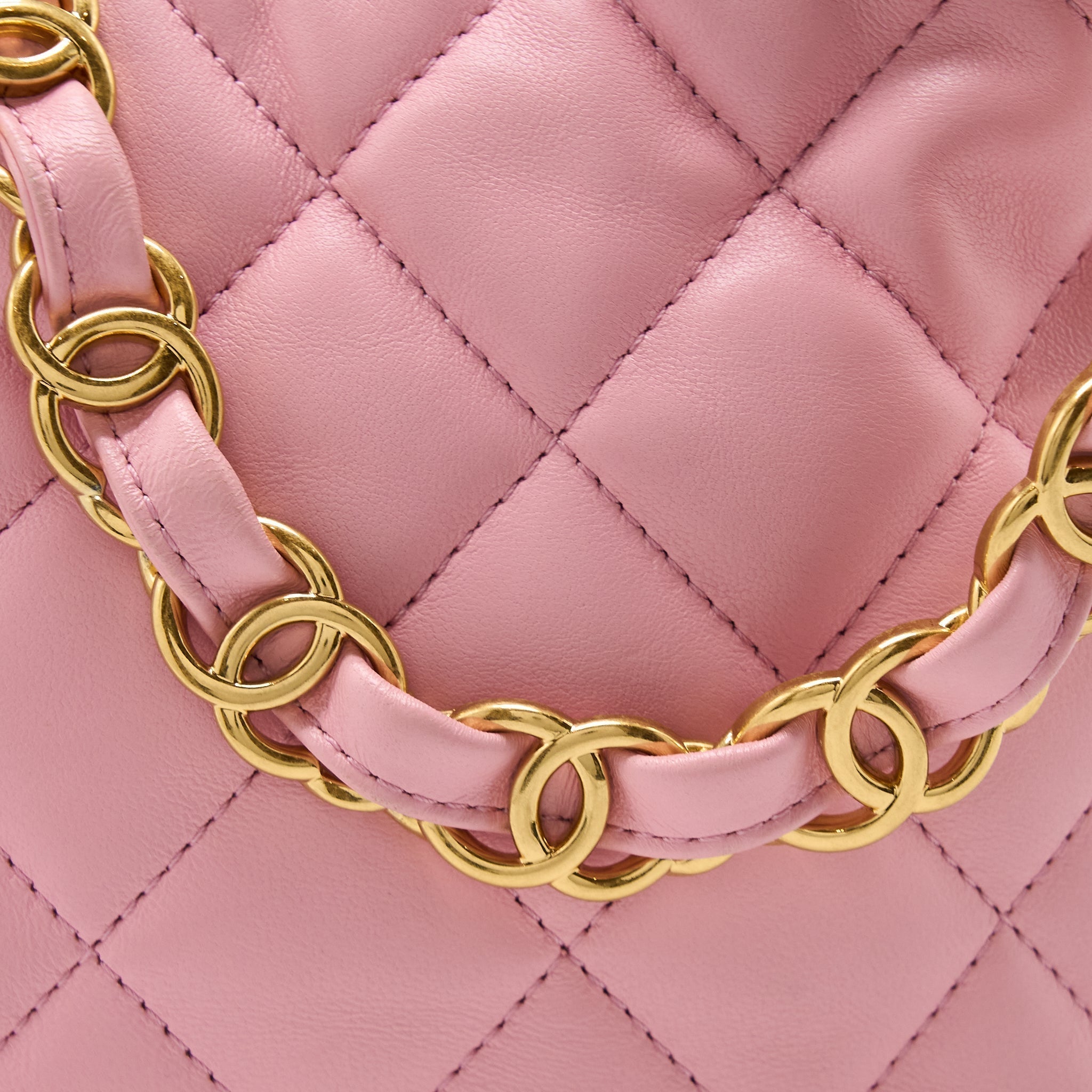 chanel-22k-hobo-bag-logo-chain-lambskin-pink-ghw-microchip