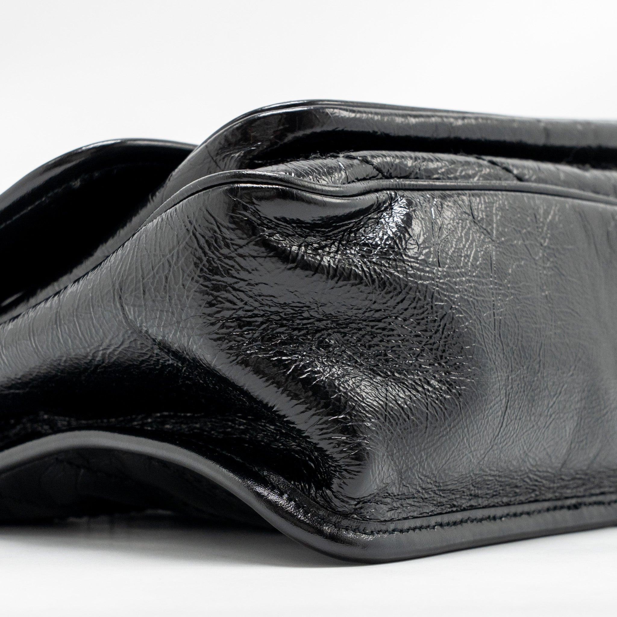 saint-laurent-ysl-medium-niki-calfskin-black-shw-3