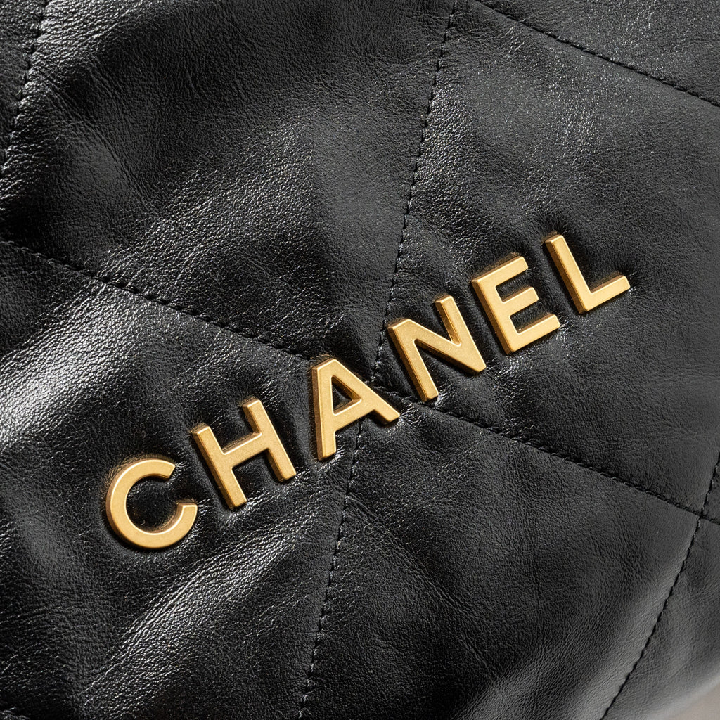 chanel-small-coco-handle-with-lizard-embossed-handle-caviar-black-lghw-microchip-copy
