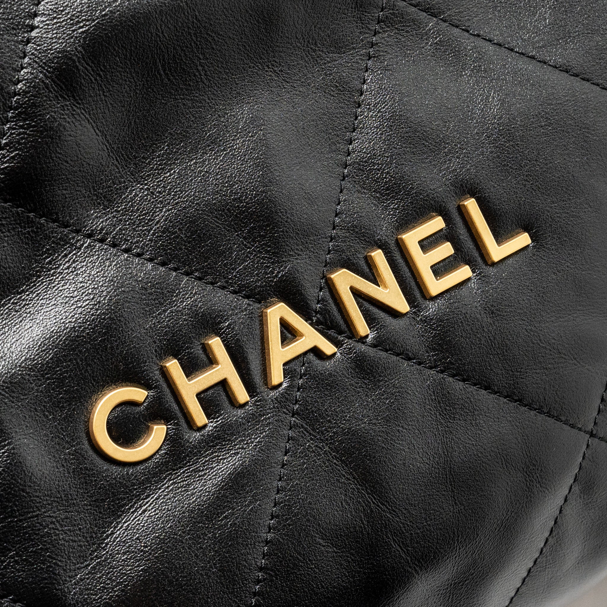 chanel-small-coco-handle-with-lizard-embossed-handle-caviar-black-lghw-microchip-copy