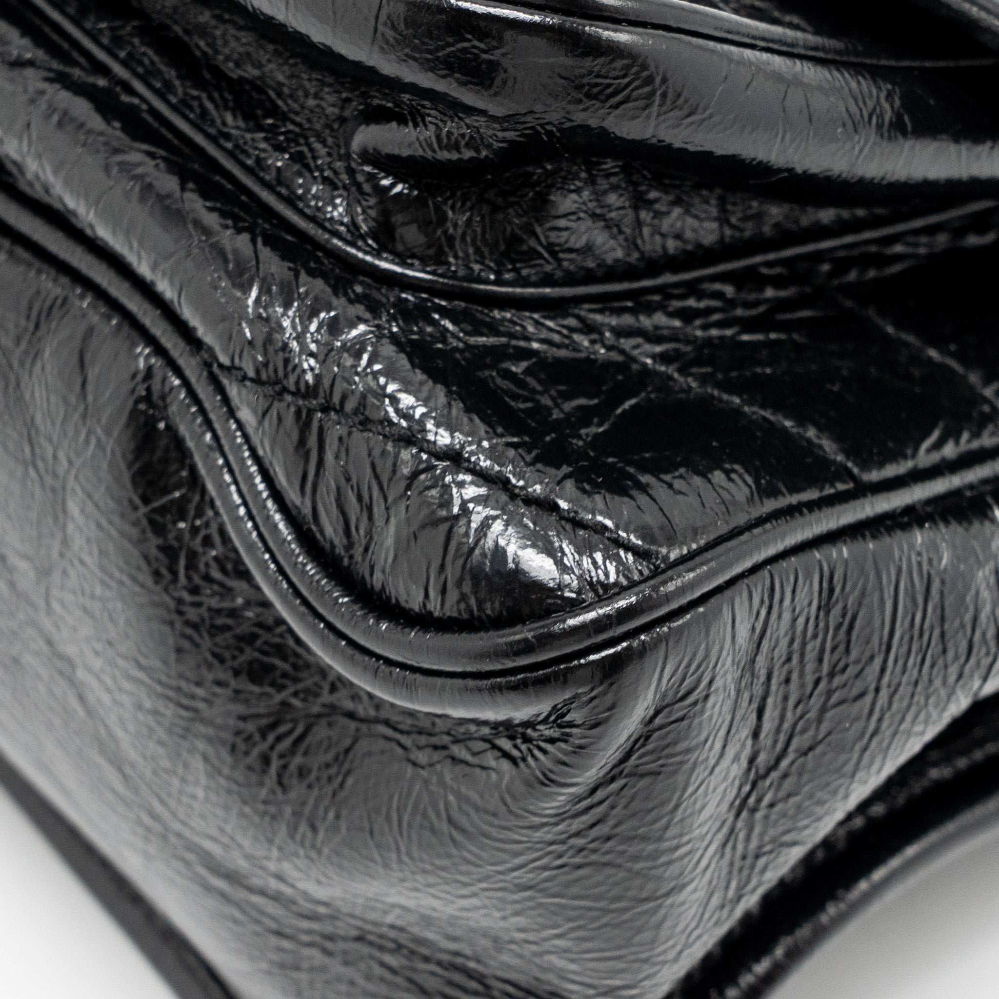 saint-laurent-ysl-medium-niki-calfskin-black-shw-3