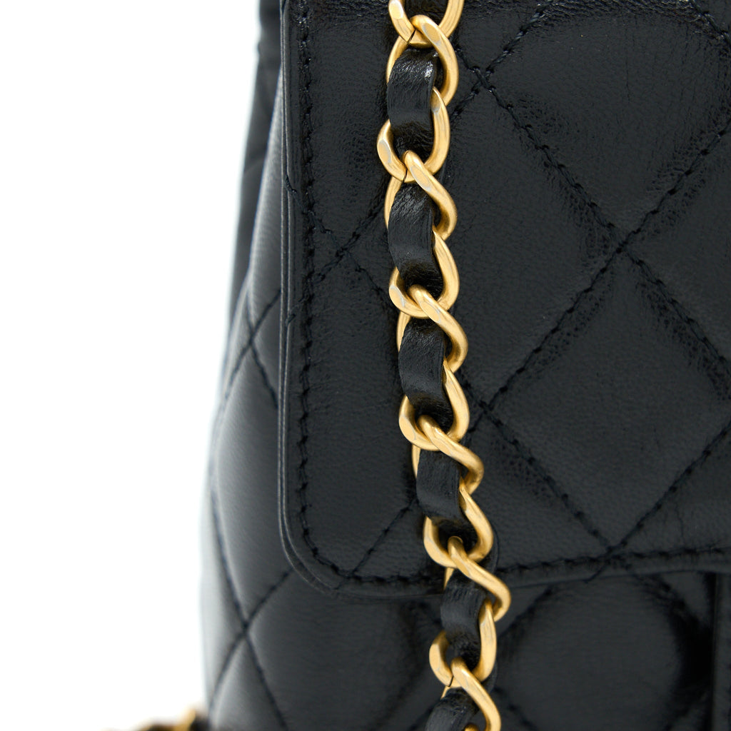 chanel-22k-retro-classic-new-square-mini-flap-bag-goatskin-black-ghw-microchip-1