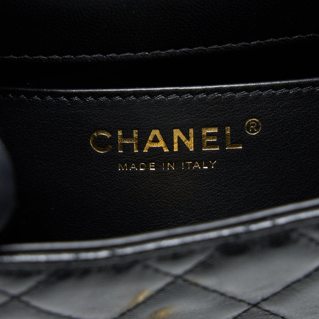 chanel-22k-retro-classic-new-square-mini-flap-bag-goatskin-black-ghw-microchip-1