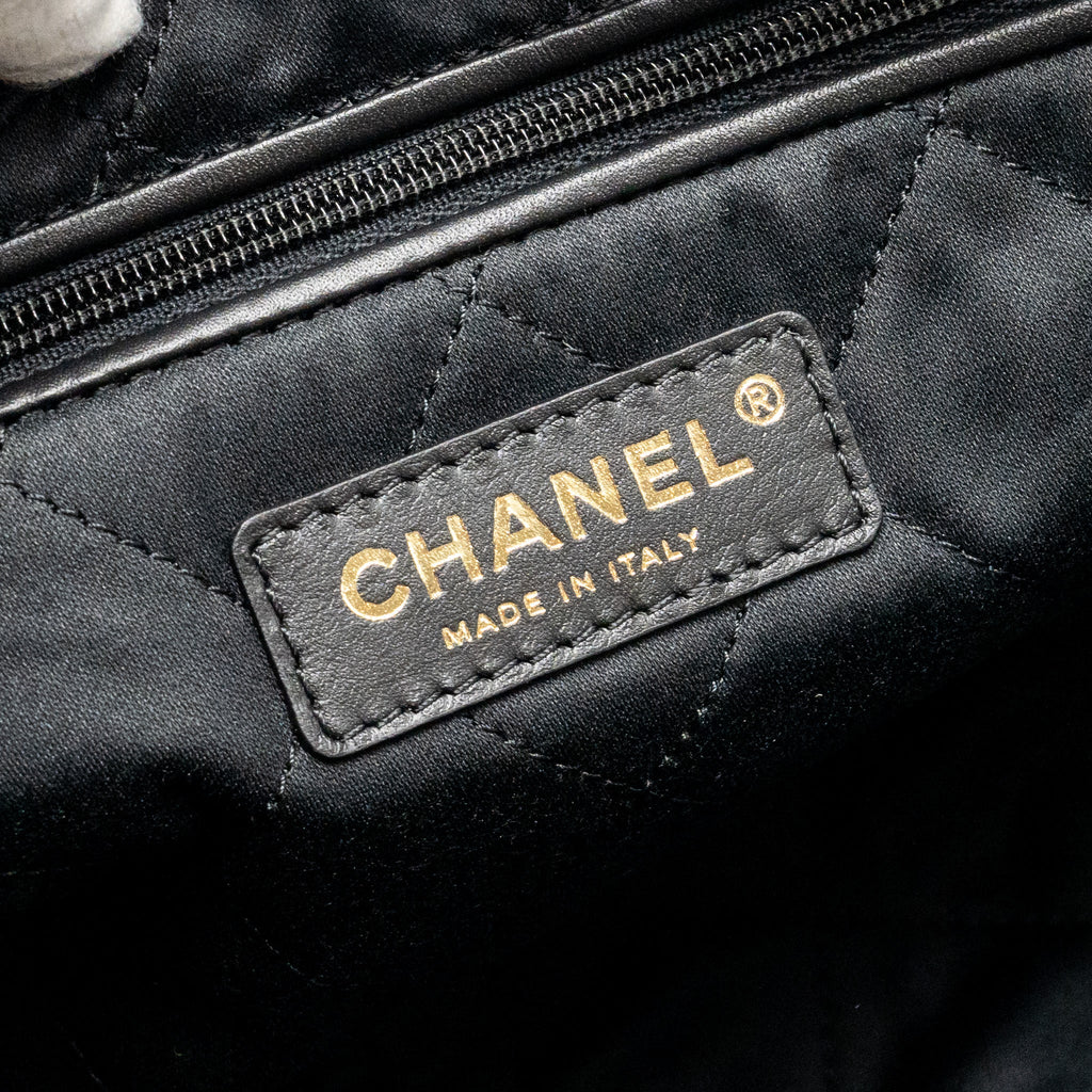 chanel-small-coco-handle-with-lizard-embossed-handle-caviar-black-lghw-microchip-copy