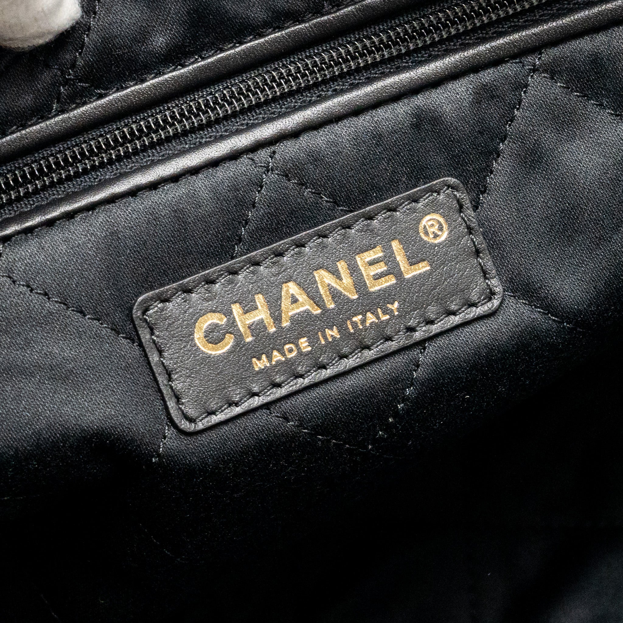 chanel-small-coco-handle-with-lizard-embossed-handle-caviar-black-lghw-microchip-copy