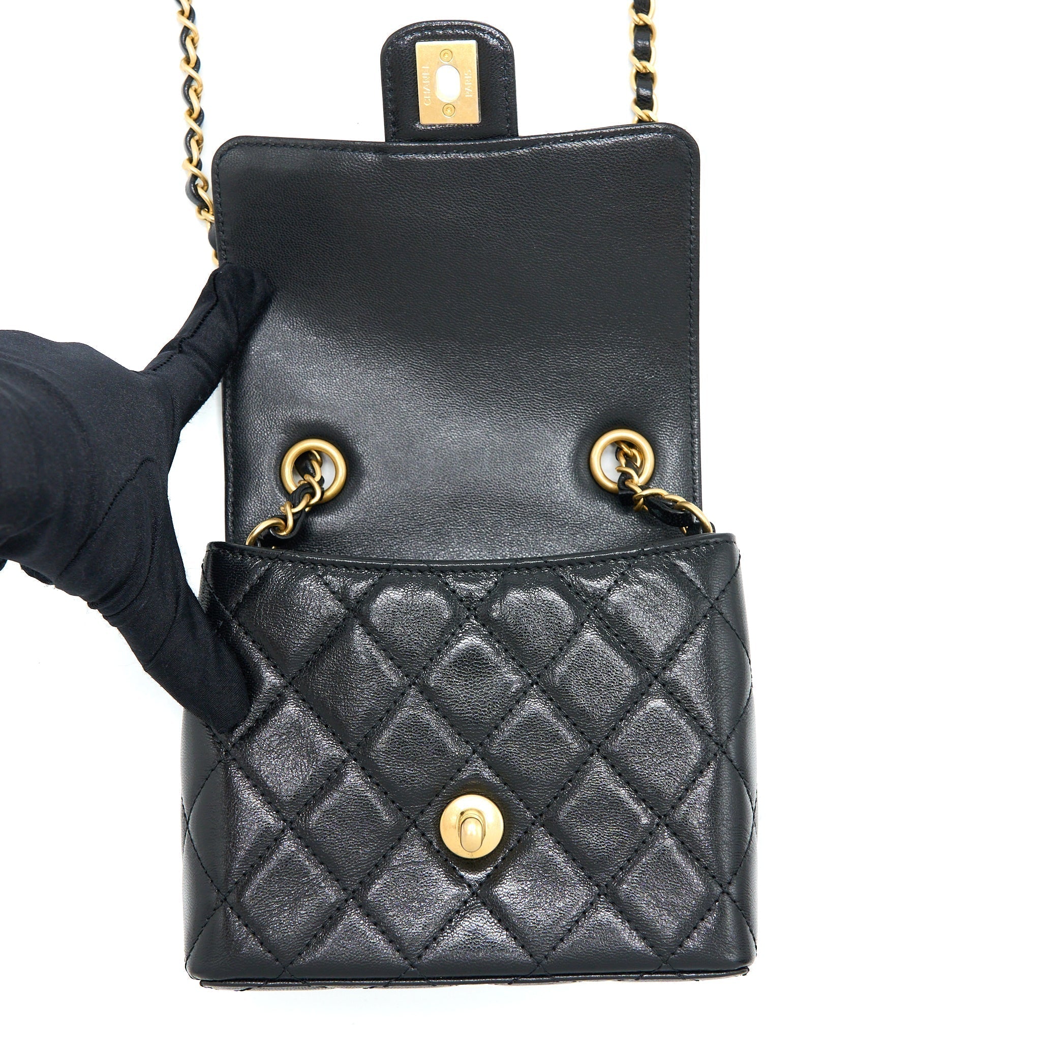 chanel-22k-retro-classic-new-square-mini-flap-bag-goatskin-black-ghw-microchip-1