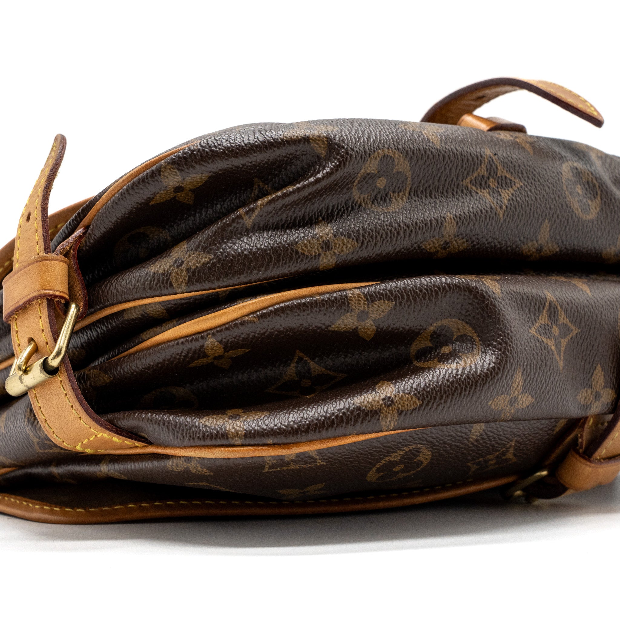 louis-vuitton-vintage-saumur-bag-monogram-canvas-ghw