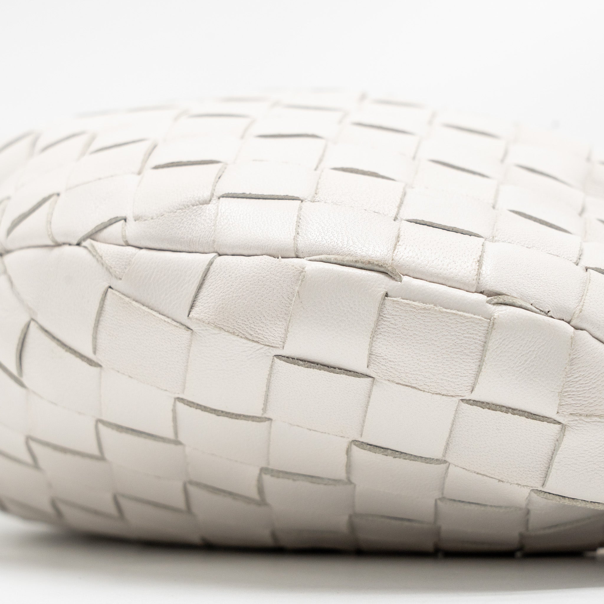 bottega-veneta-white-1