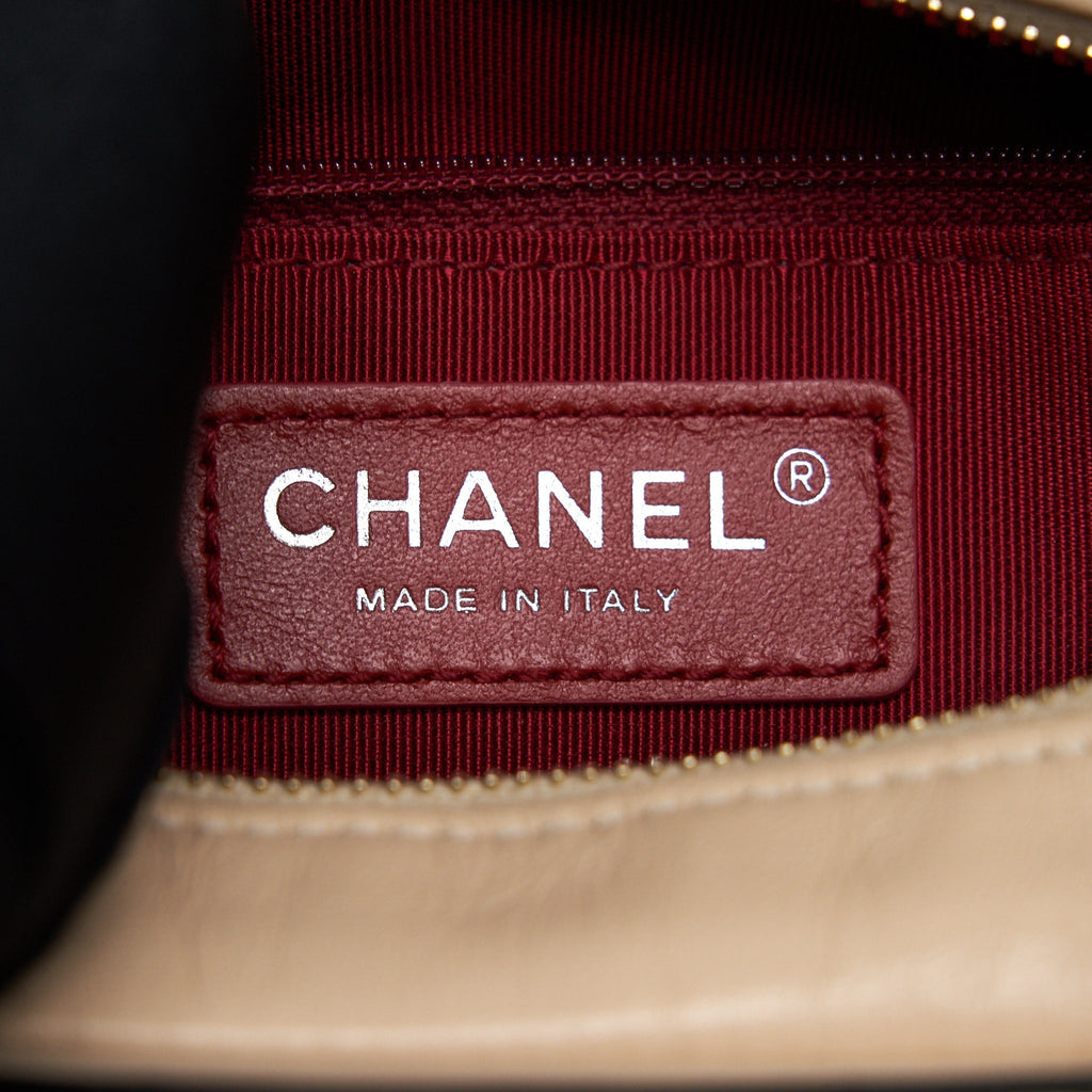 chanel-gabrielle-small-hobo-bag-beige-black-1