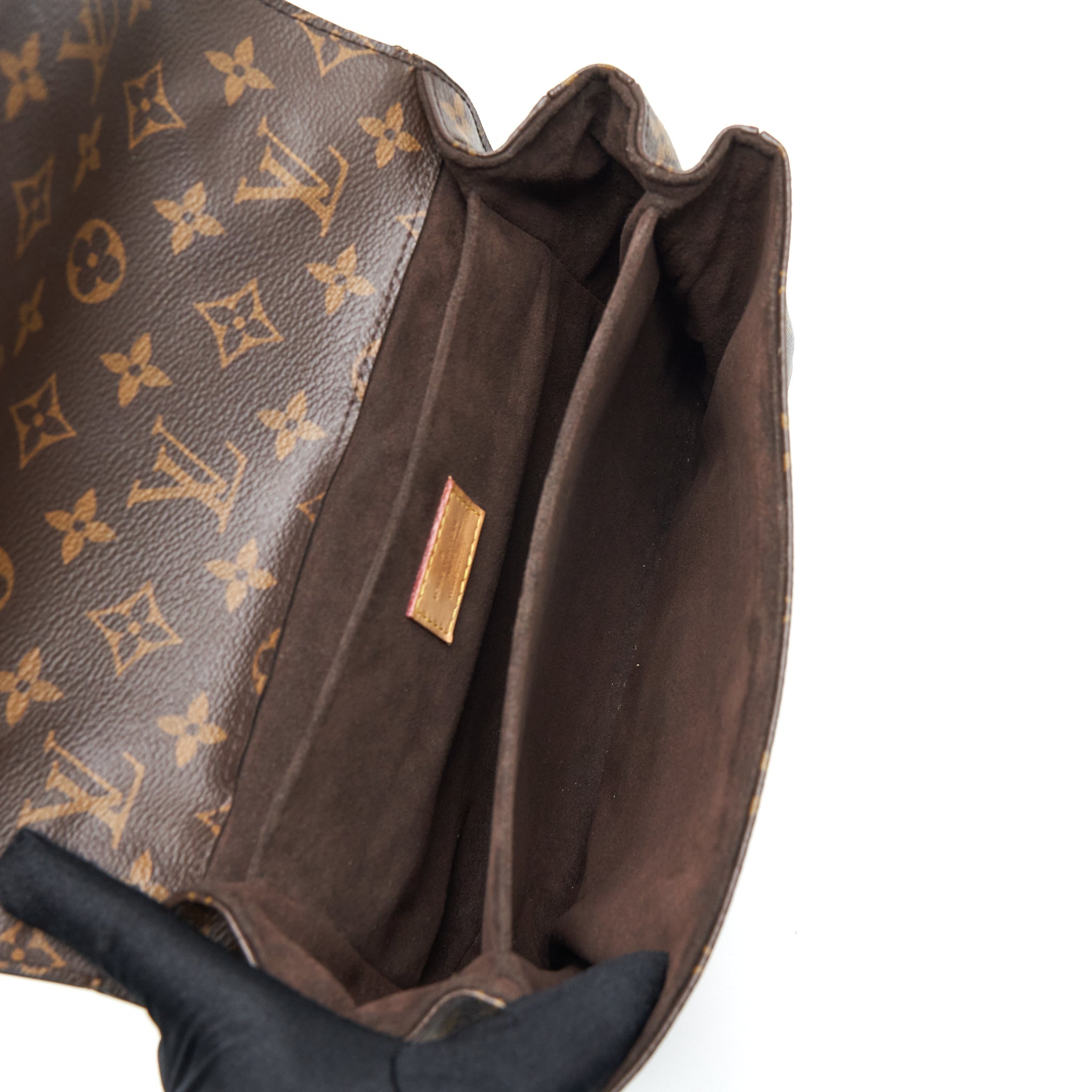 louis-vuitton-pochette-metis-monogram-canvas-ghw-1
