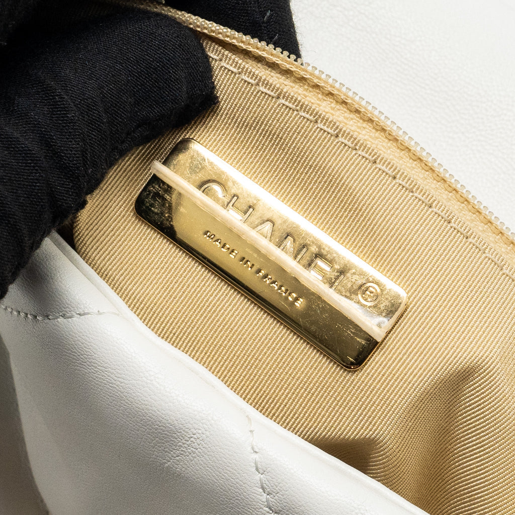 chanel-small-19-bag-lambskin-white-multicoloured-hardware