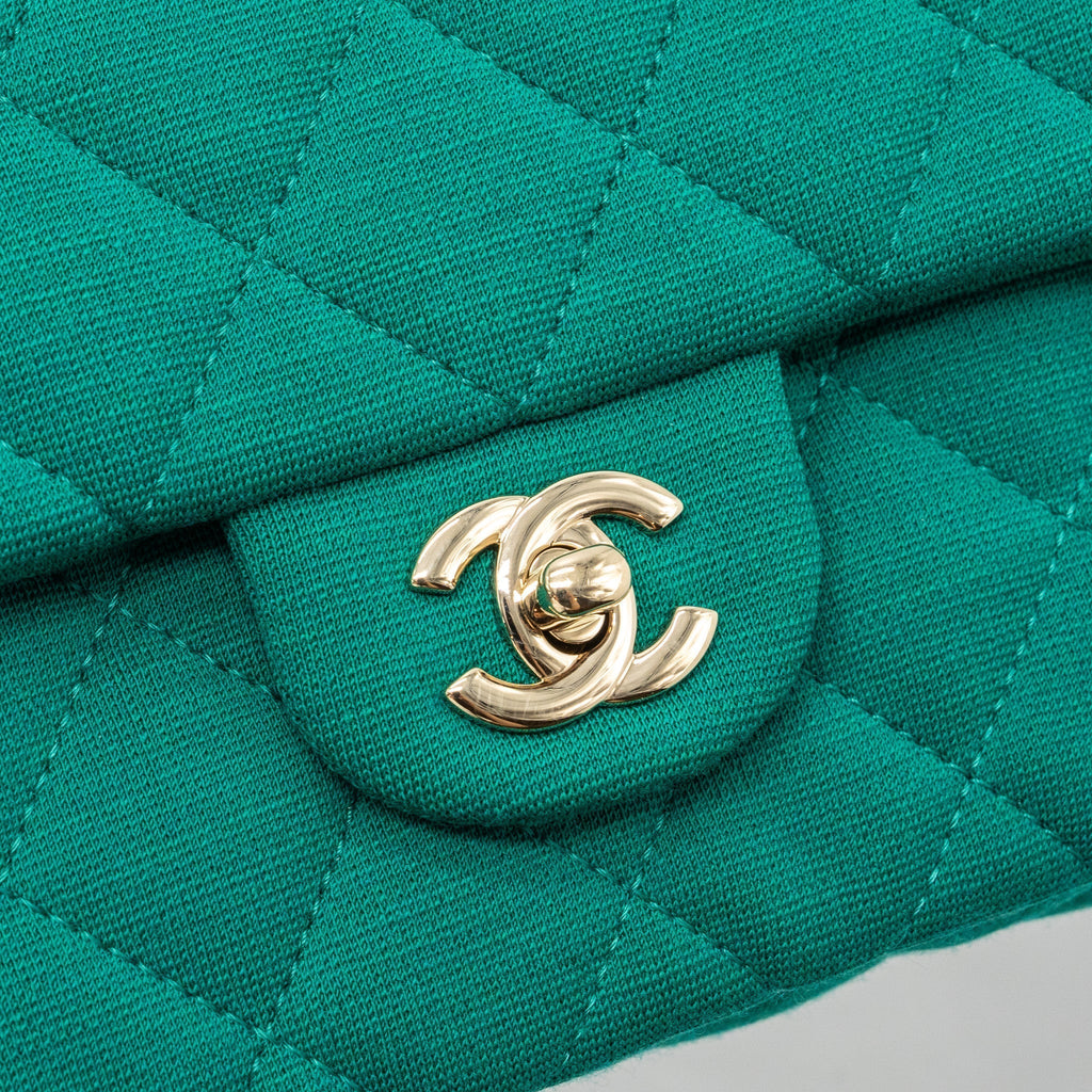 chanel-23a-classic-flap-clutch-fabric-green-lghwmicrochip