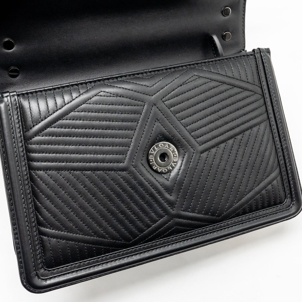 bvlgari-serpenti-forever-flap-bag-calfskin-black-ruthenium-hardware