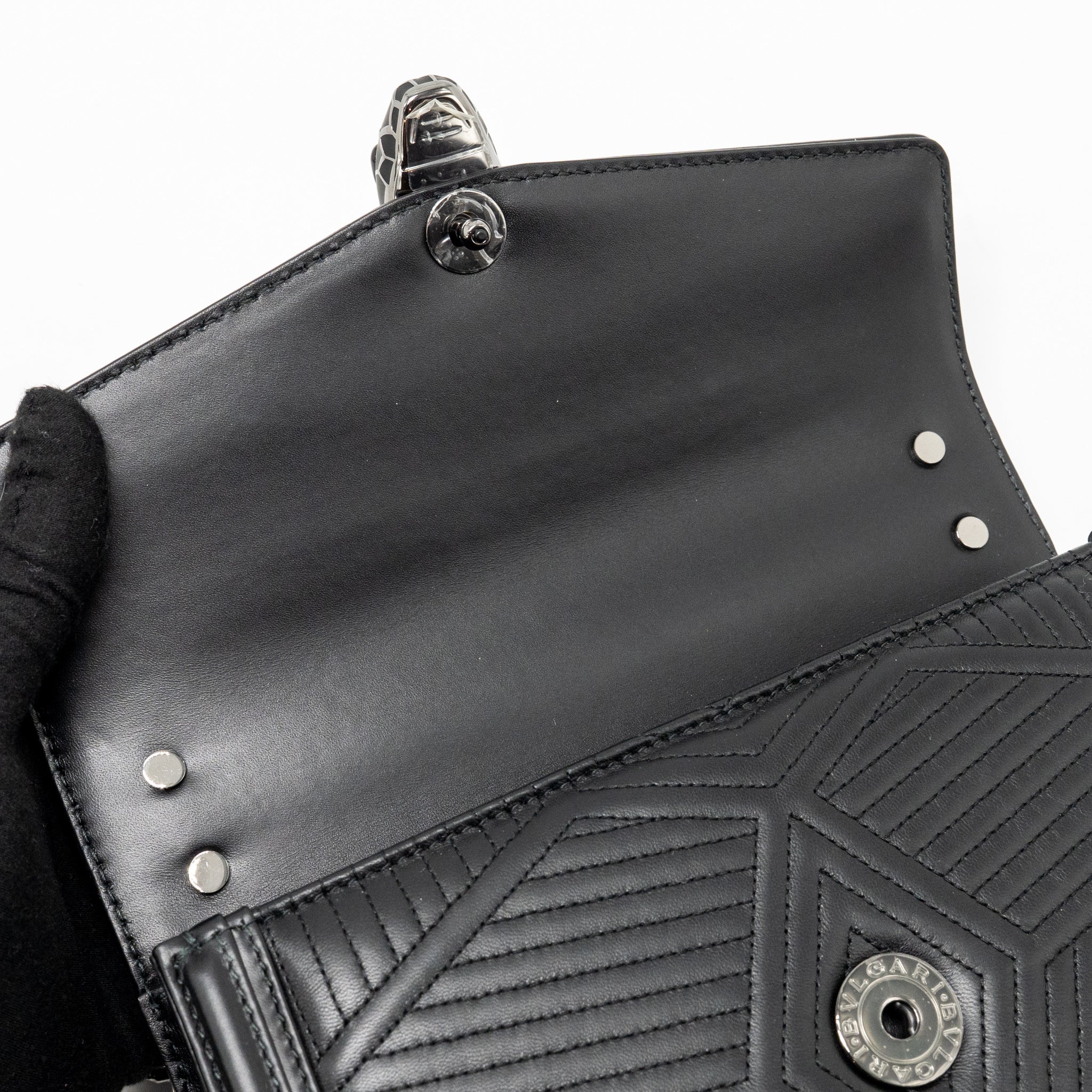 bvlgari-serpenti-forever-flap-bag-calfskin-black-ruthenium-hardware