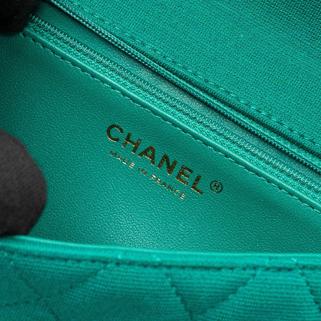 chanel-23a-classic-flap-clutch-fabric-green-lghwmicrochip