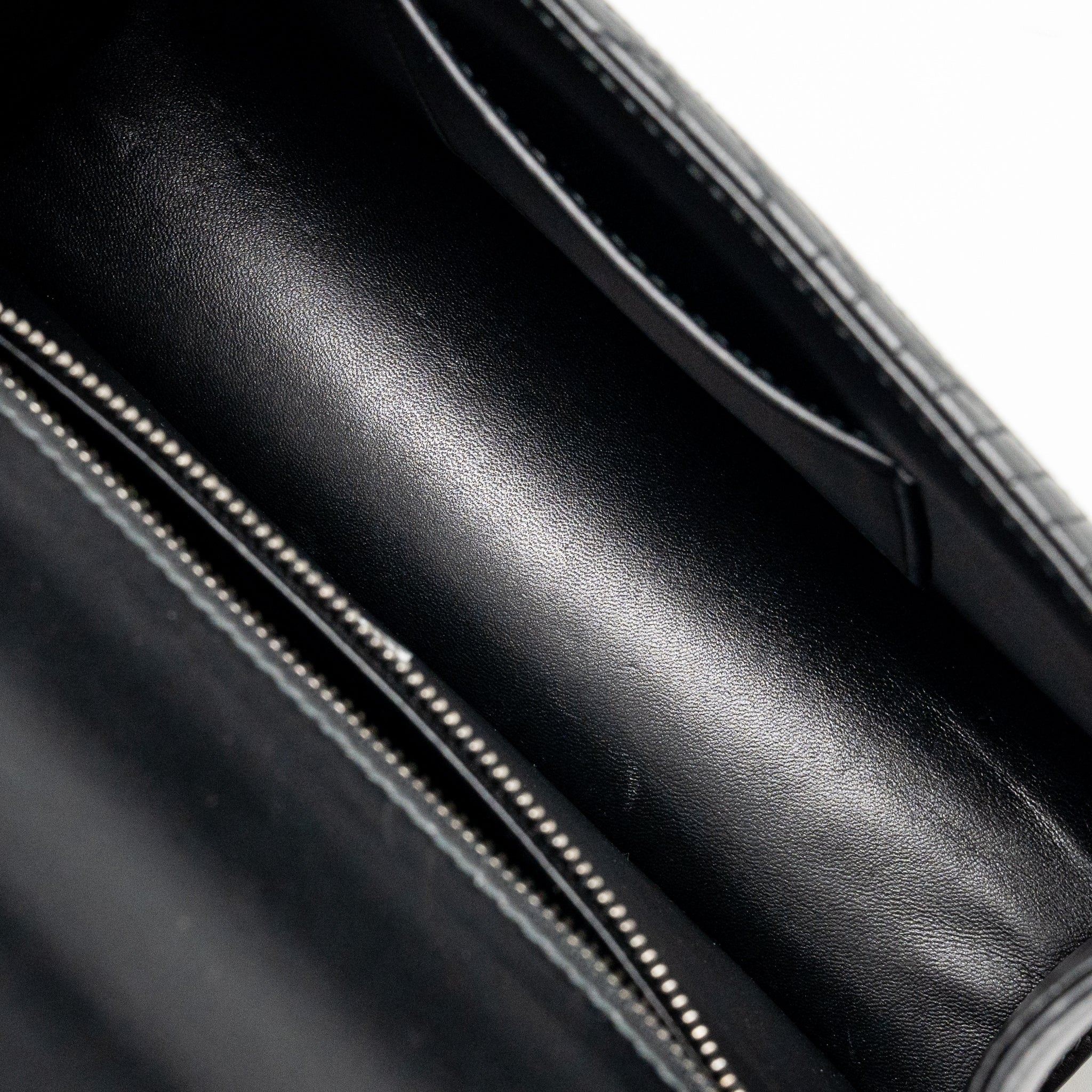 bvlgari-serpenti-forever-flap-bag-calfskin-black-ruthenium-hardware