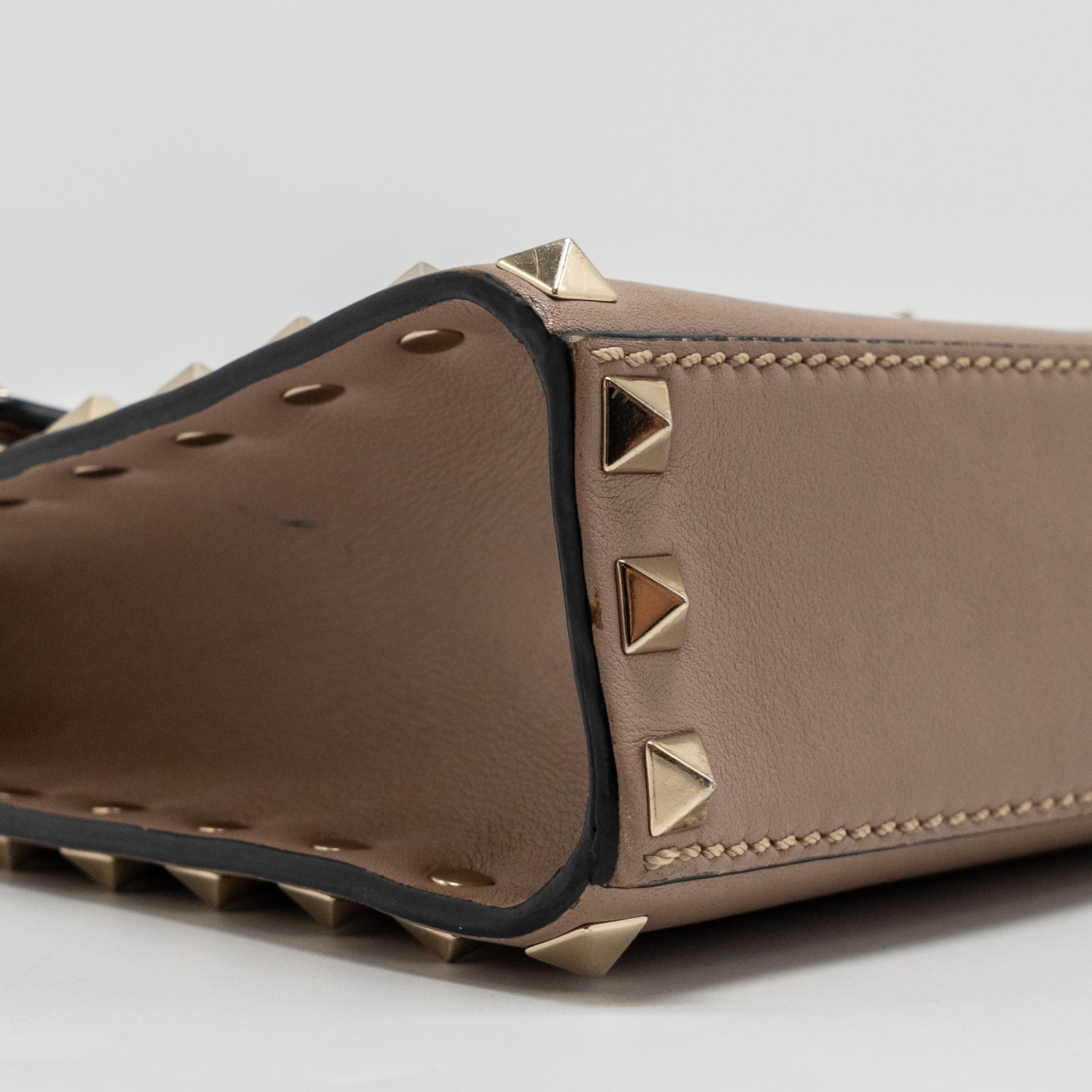 valentino-small-rockstud-crossbody-bag-calfskin-beige-lghw