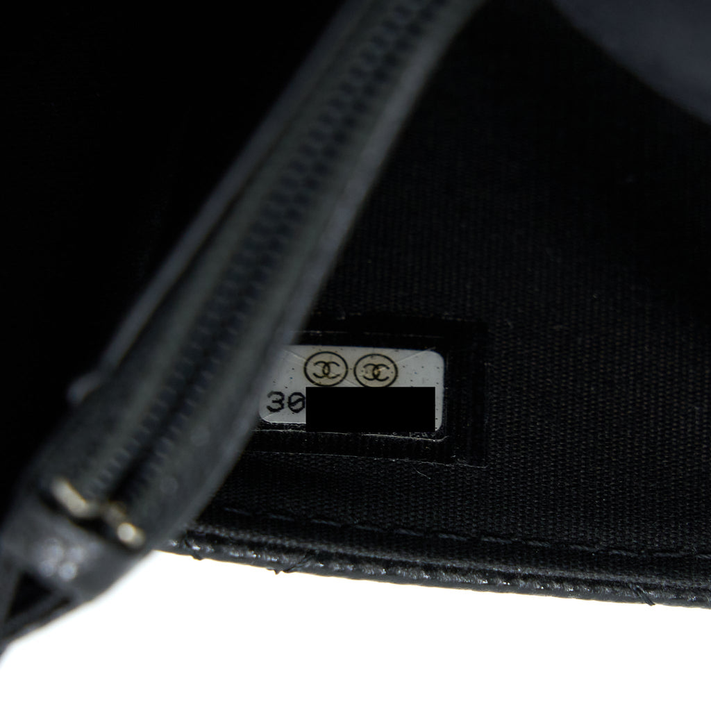 chanel-quilted-wallet-on-chain-caviar-so-black