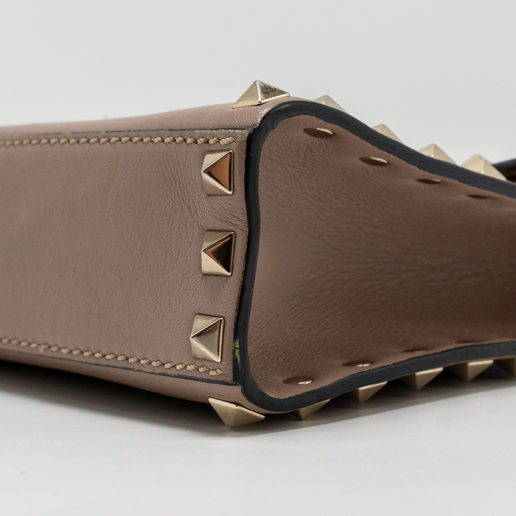 valentino-small-rockstud-crossbody-bag-calfskin-beige-lghw