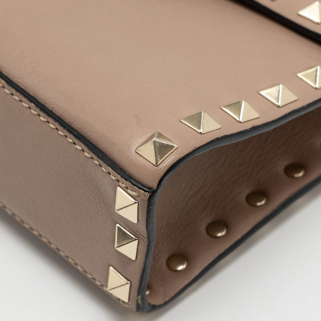 valentino-small-rockstud-crossbody-bag-calfskin-beige-lghw