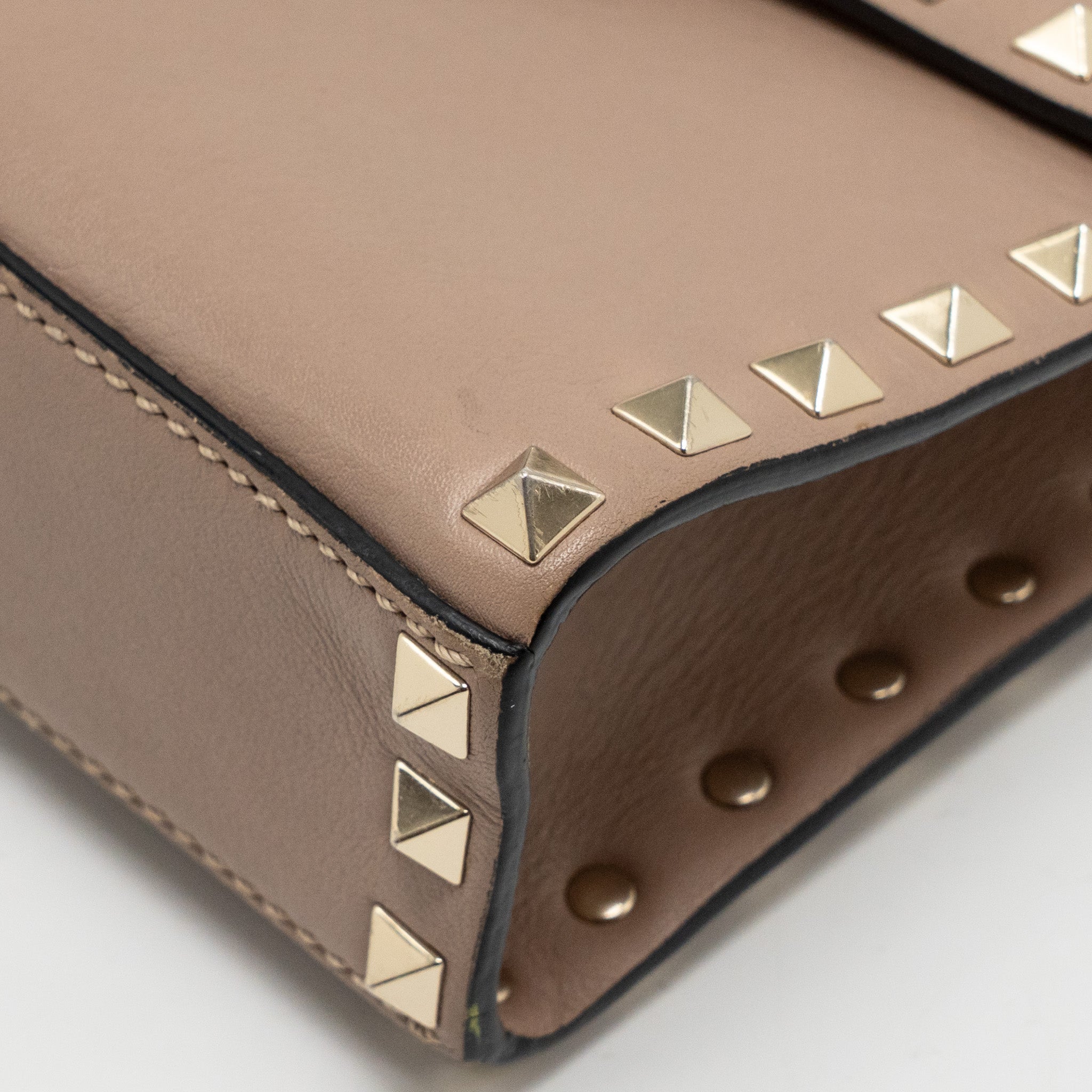 valentino-small-rockstud-crossbody-bag-calfskin-beige-lghw