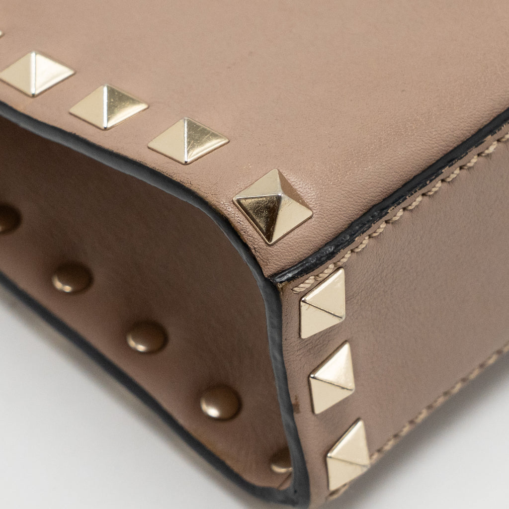 valentino-small-rockstud-crossbody-bag-calfskin-beige-lghw