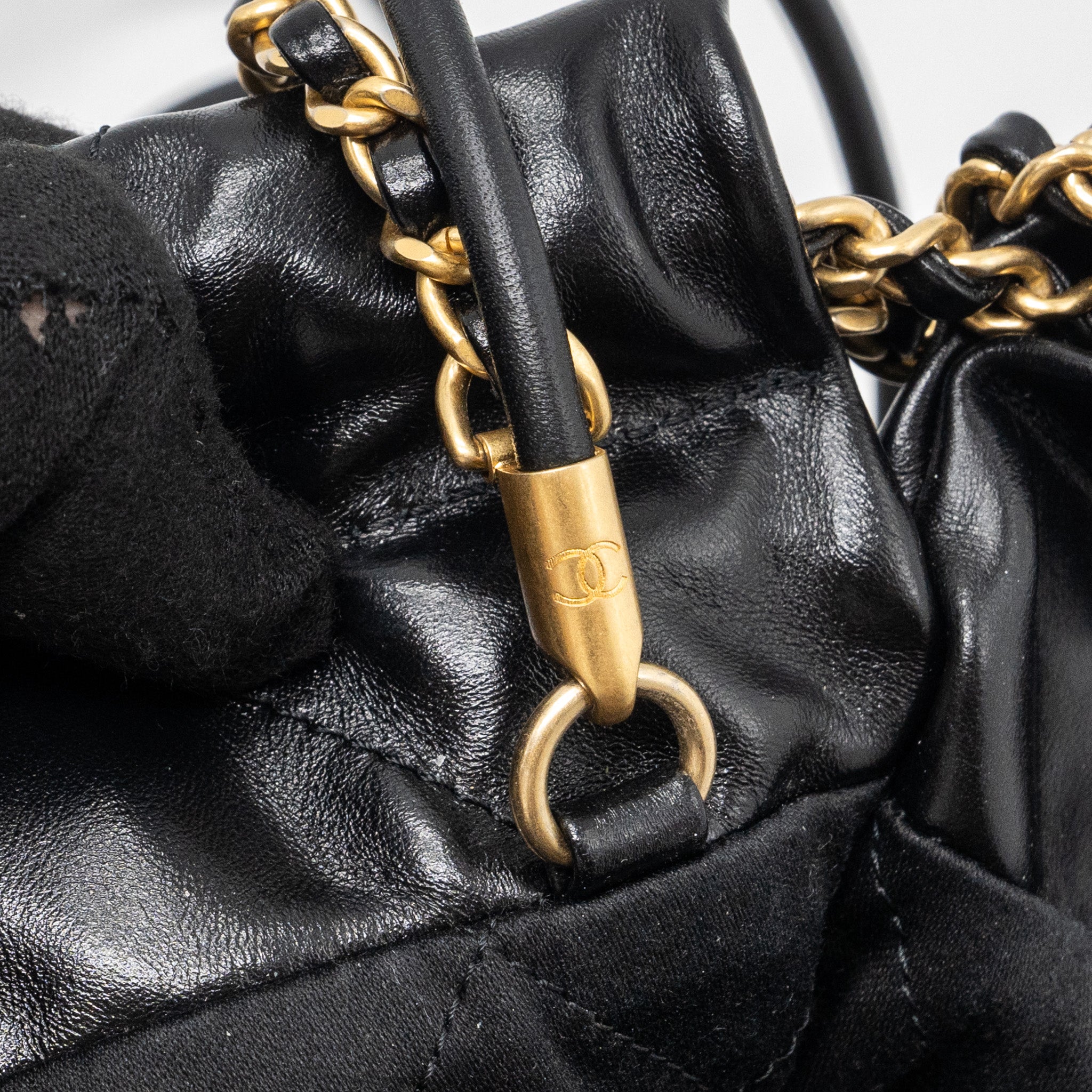 chanel-mini-22-bag-shiny-calfskin-black-ghwmicrochip