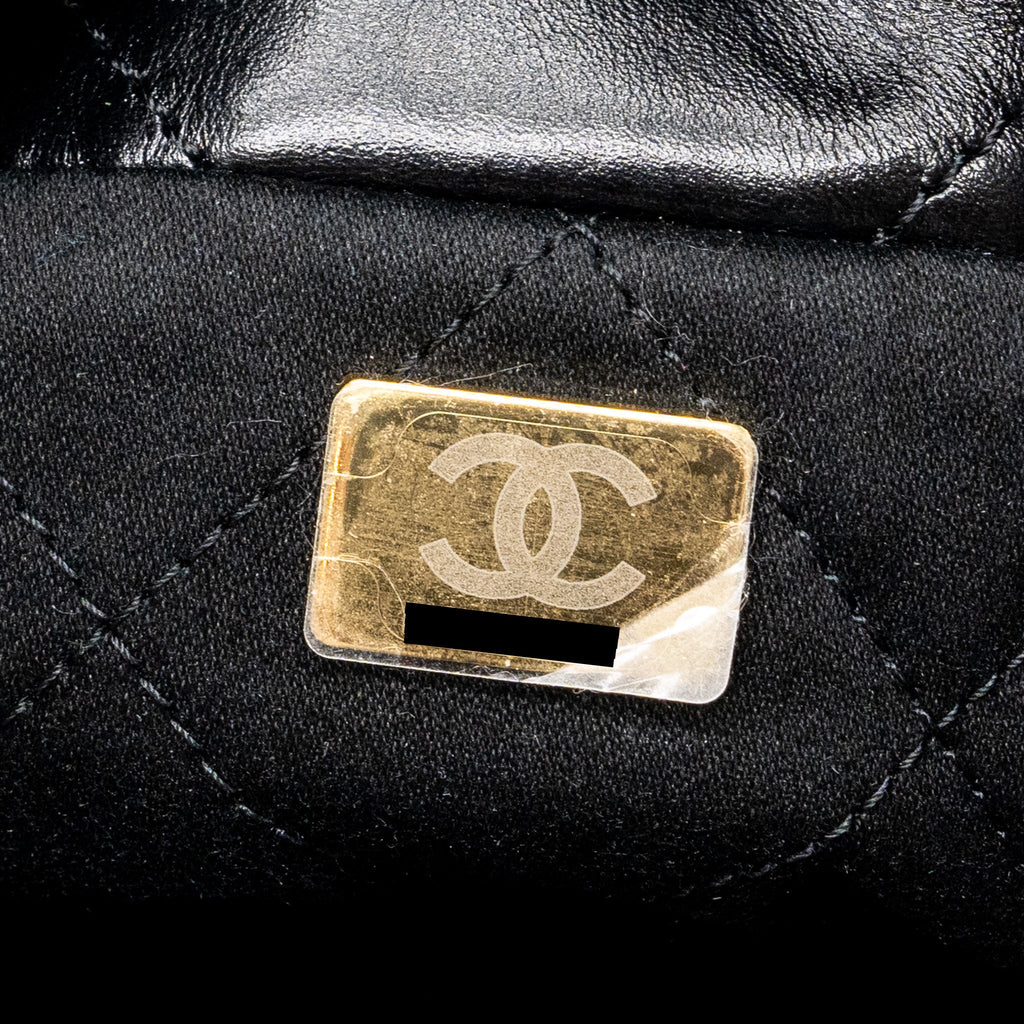 chanel-mini-22-bag-shiny-calfskin-black-ghwmicrochip