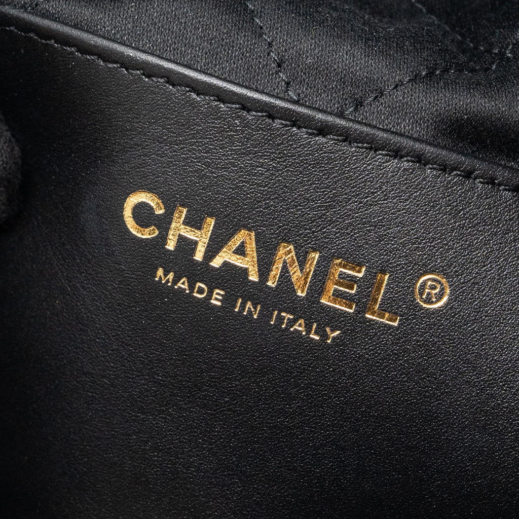 chanel-mini-22-bag-shiny-calfskin-black-ghwmicrochip