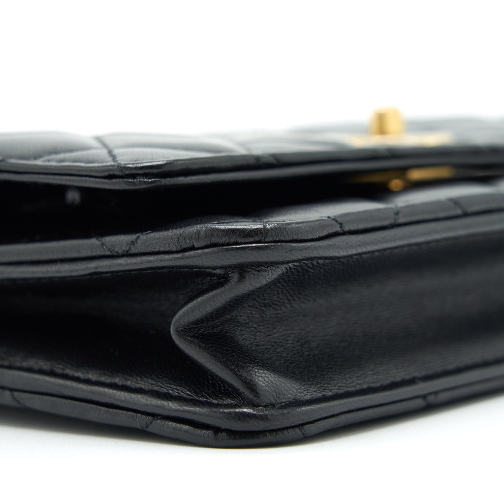 chanel-pearl-crush-wallet-on-chain-lambskin-black-ghw-microchip-1