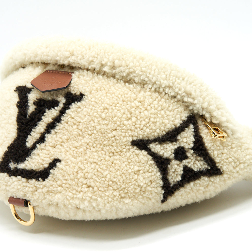 louis-vuitton-bumbag-monogram-teddy-fleece-beige-brown