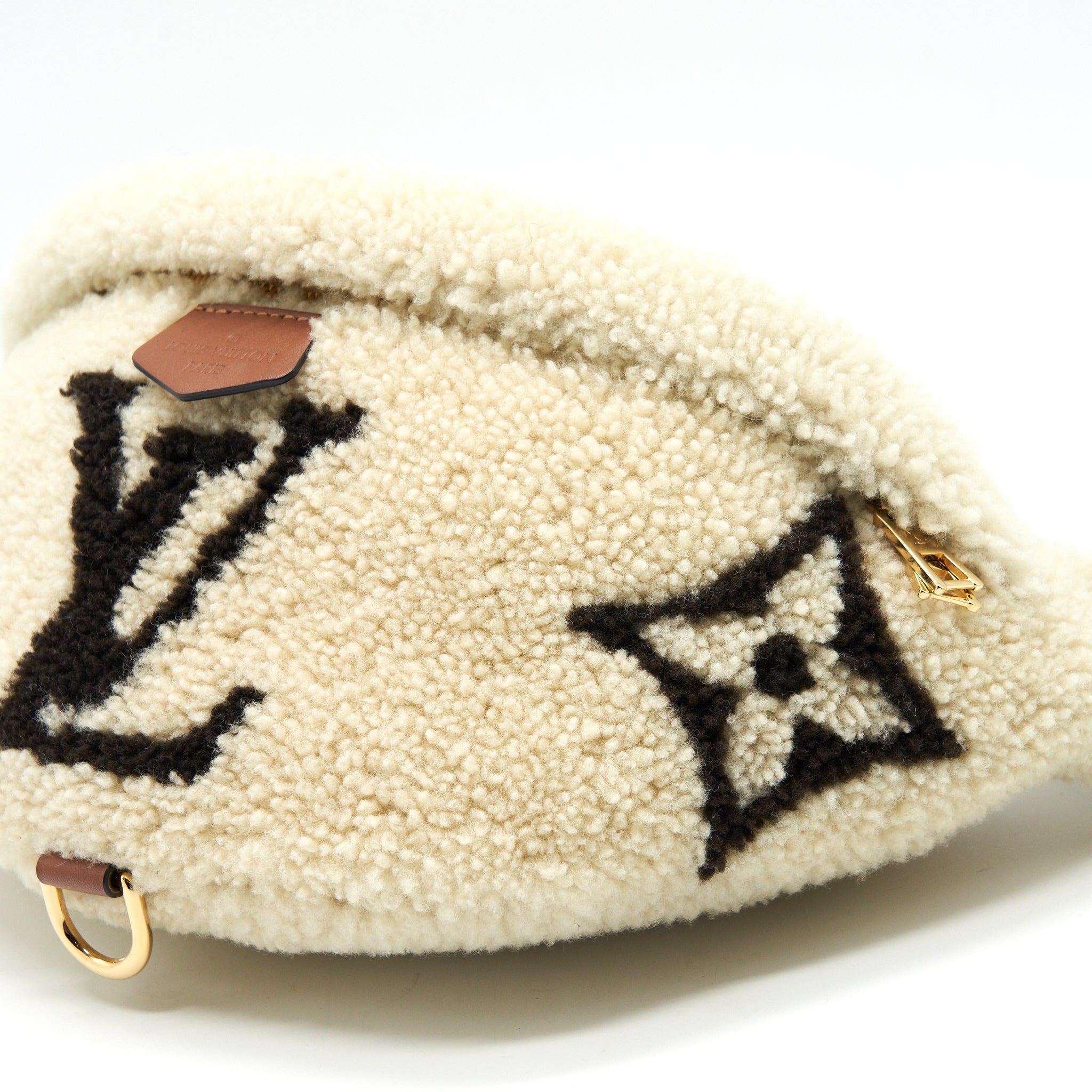 louis-vuitton-bumbag-monogram-teddy-fleece-beige-brown