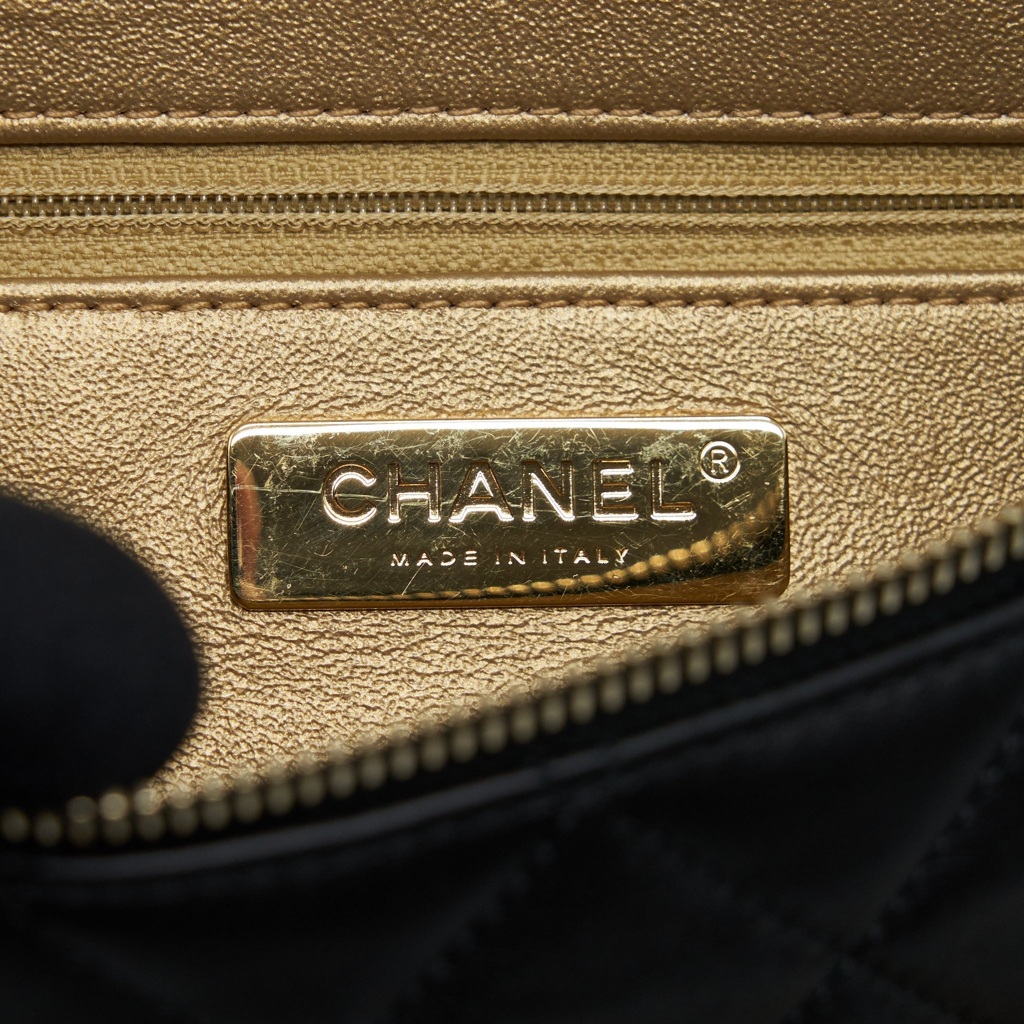 chanel-all-about-chains-waist-bag-calfskin-black-ghw