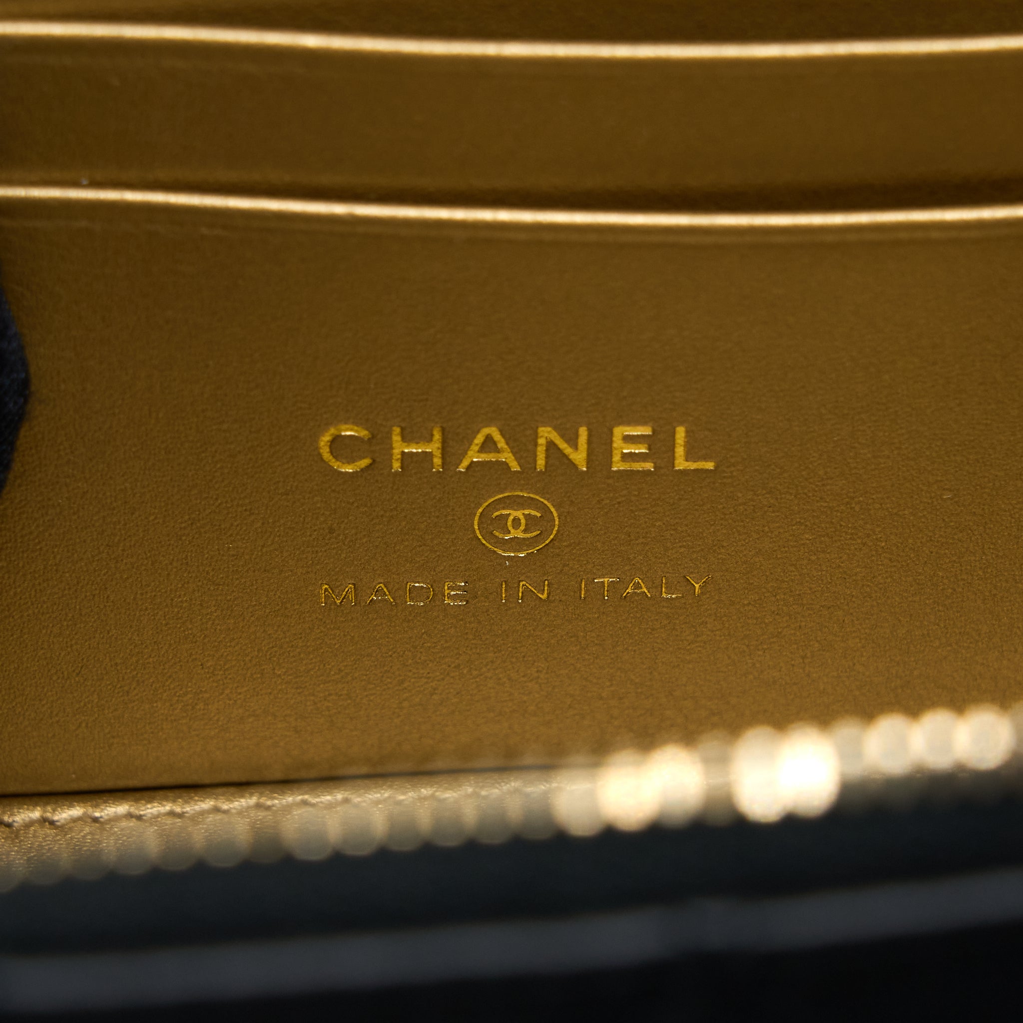 chanel-22b-pearl-crush-long-vanity-with-chain-lambskin-black-ghw-1