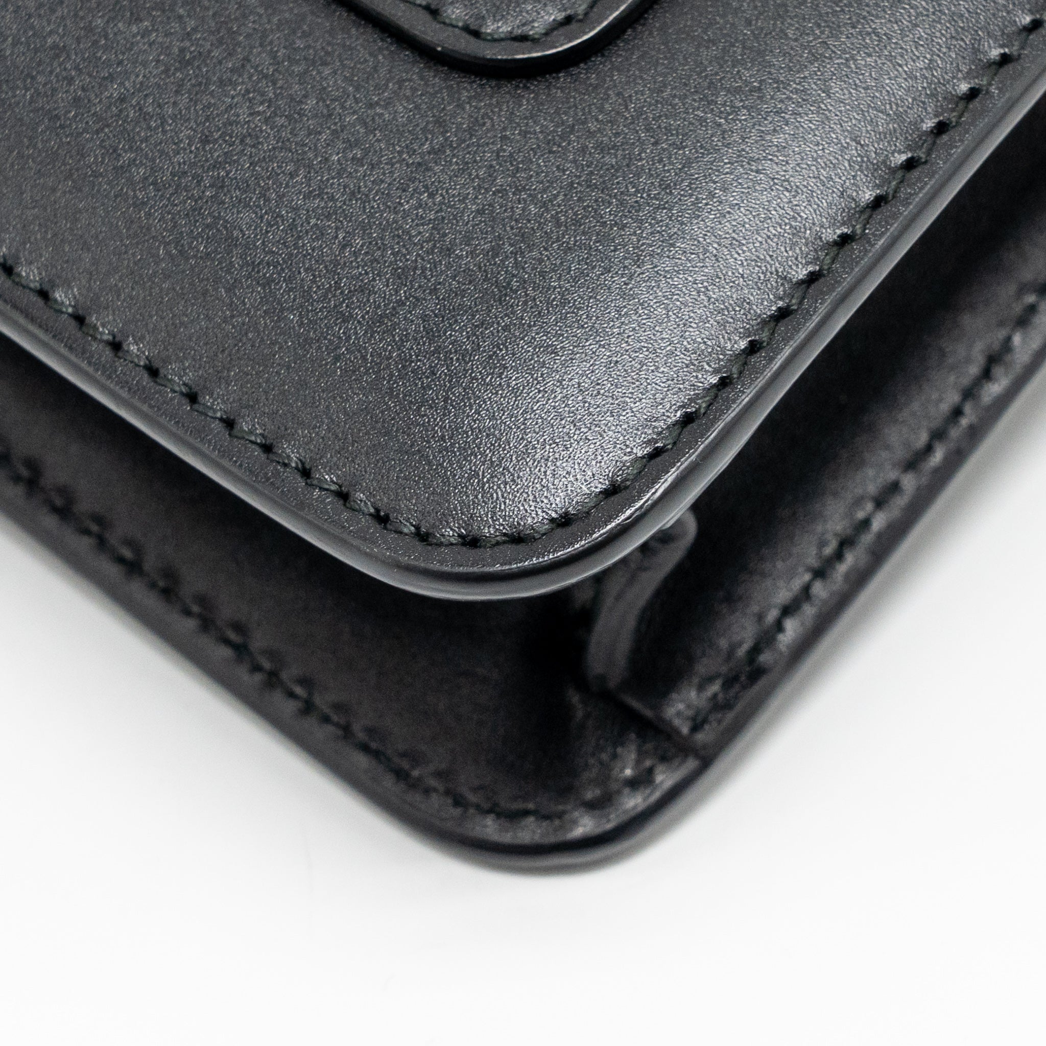 bvlgari-serpenti-forever-crossbody-bag-calfskin-black-lghw-2
