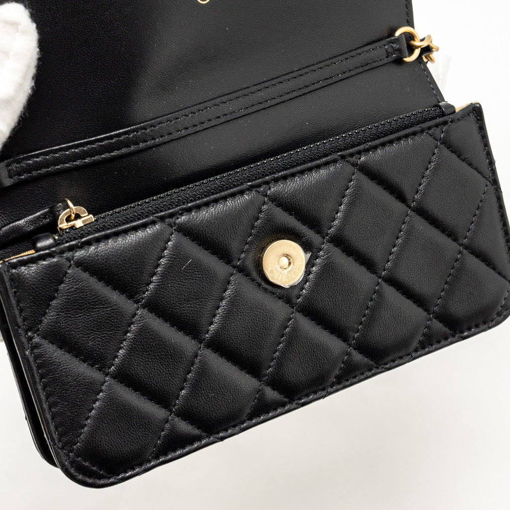 chanel-pearl-crush-mini-flap-wallet-with-chain-lambskin-black-ghw-microchip-copy-1
