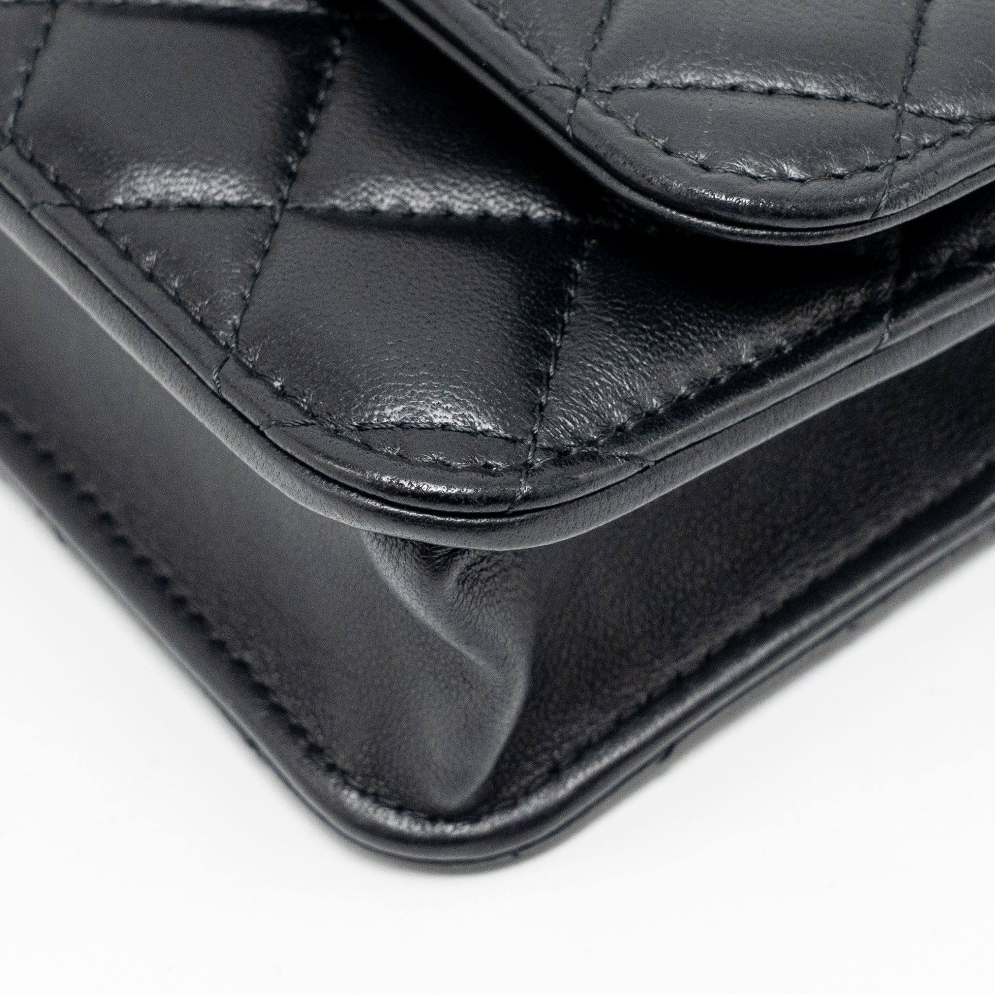 chanel-pearl-crush-mini-wallet-on-chain-lambskin-black-ghwmicrochip
