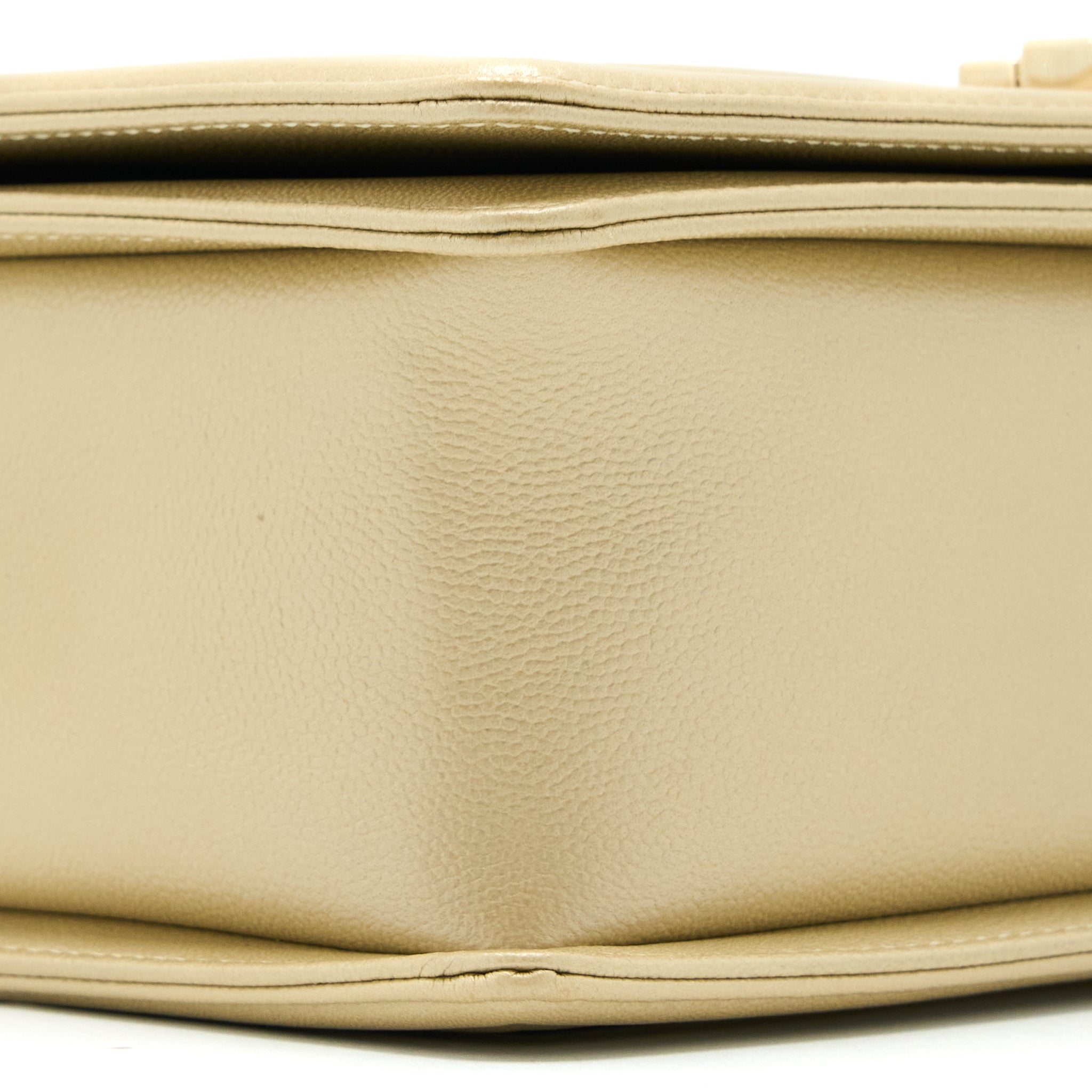 chanel-medium-boy-caviar-gold-lghw