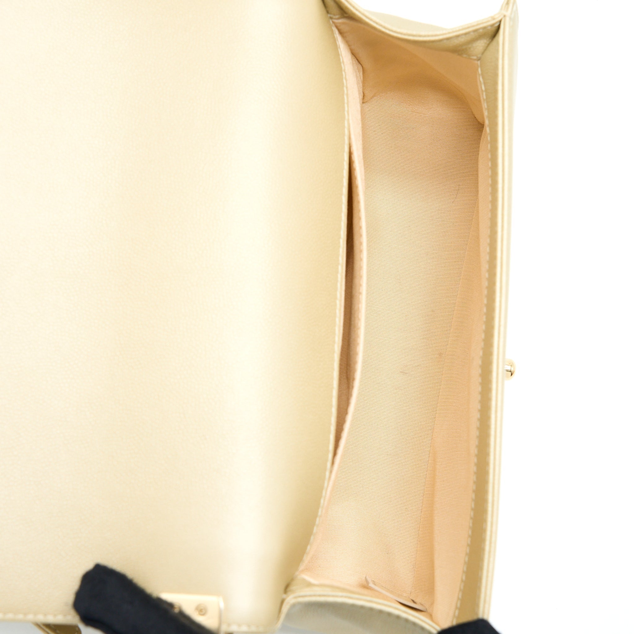 chanel-medium-boy-caviar-gold-lghw