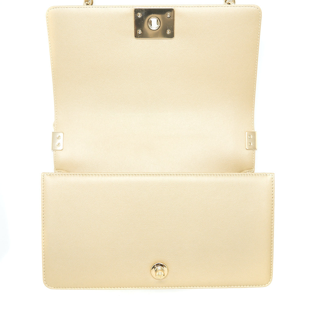 chanel-medium-boy-caviar-gold-lghw