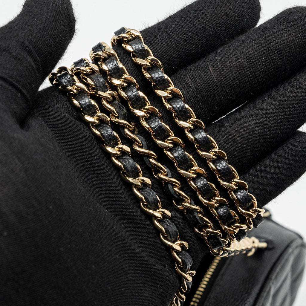 chanel-round-clutch-with-chain-caviar-black-lghw